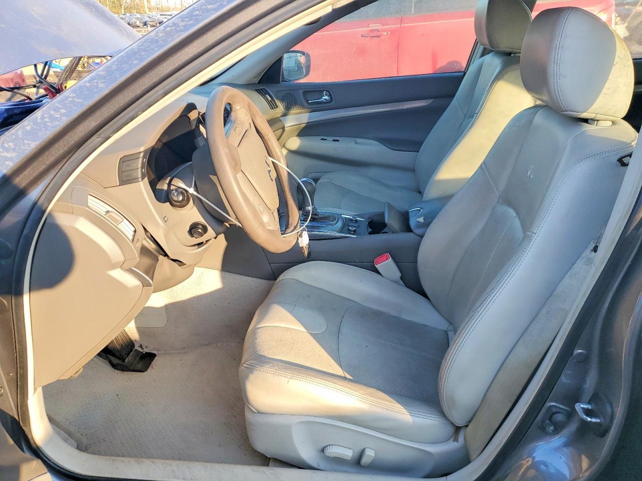 2013 Infiniti G37 - Image 7