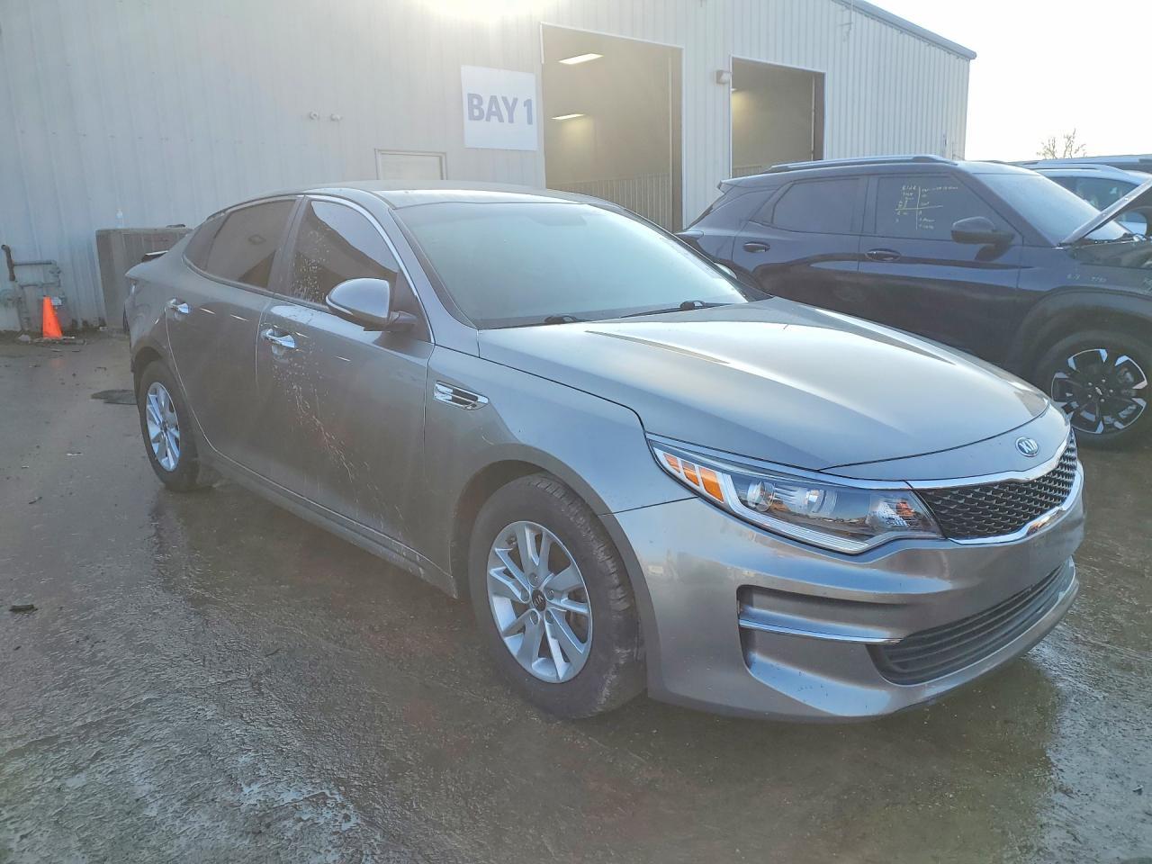 2017 Kia Optima Lx - Фото 4