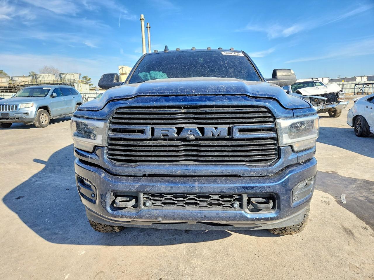 2022 Ram 3500 Laramie - Фото 5