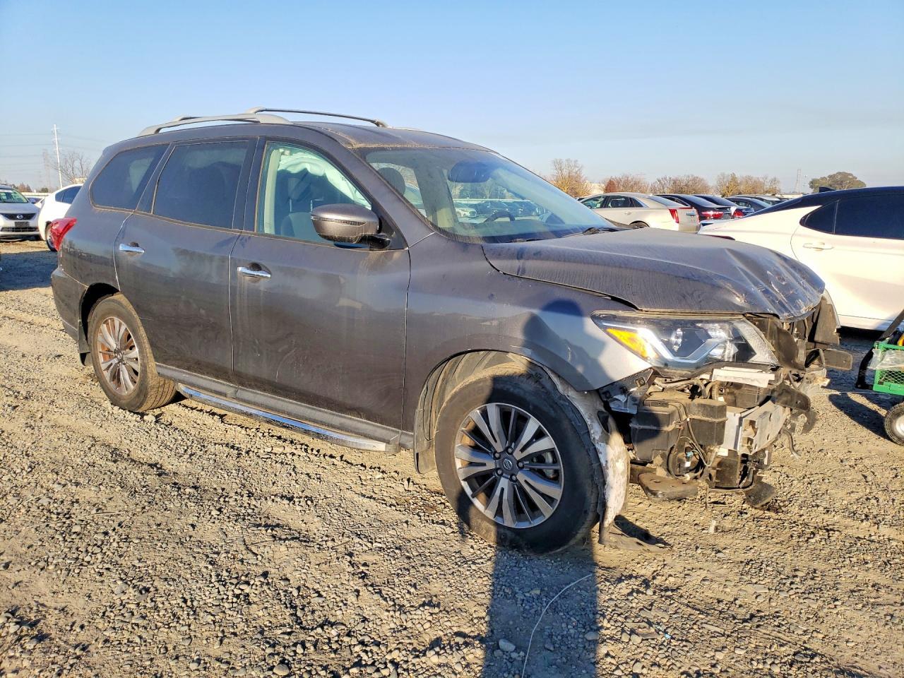 2019 Nissan Pathfinder Sv - Image 4