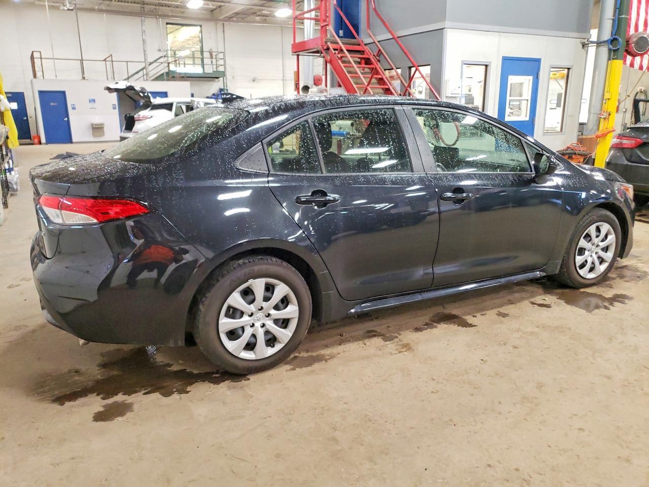 2022 Toyota Corolla Le - Image 3