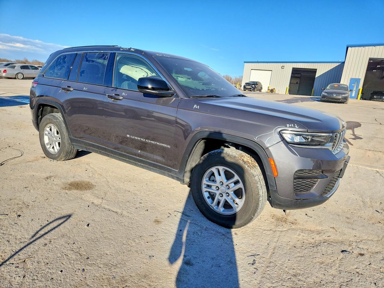 2022 Jeep Grand Cherokee Laredo - Image 4