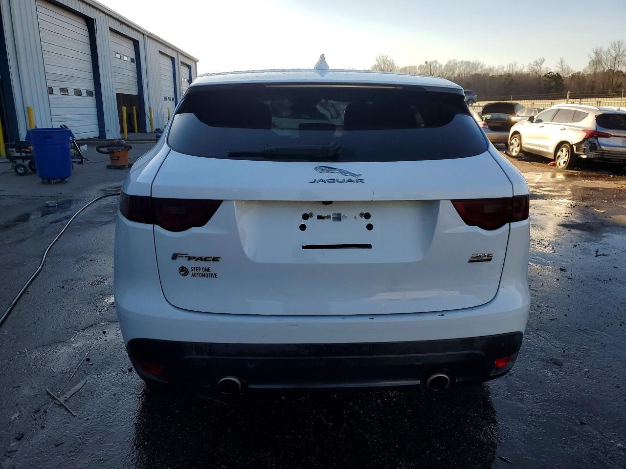 2019 Jaguar F-Pace Prestige - Image 6