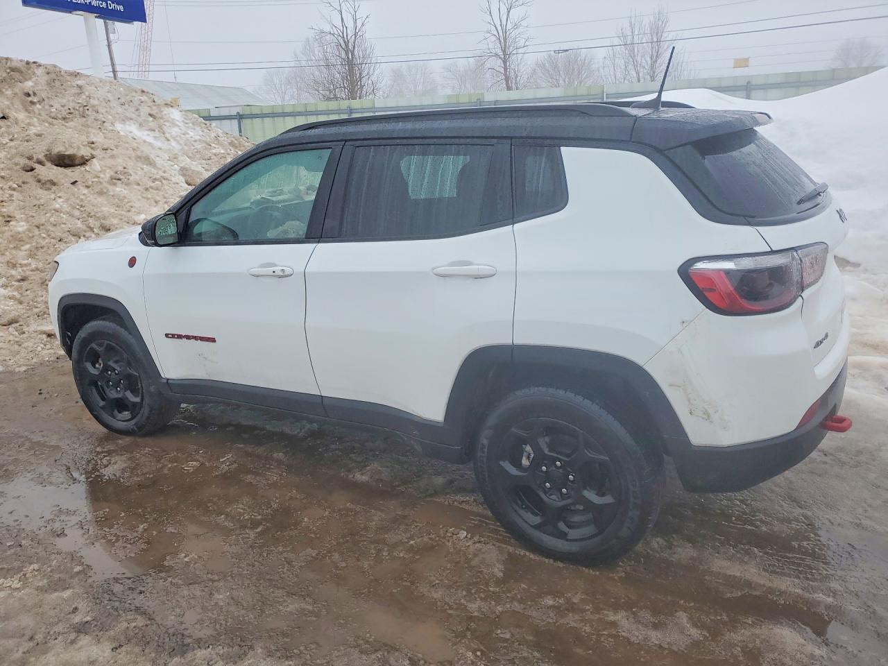 2023 Jeep Compass Trailhawk - Фото 2
