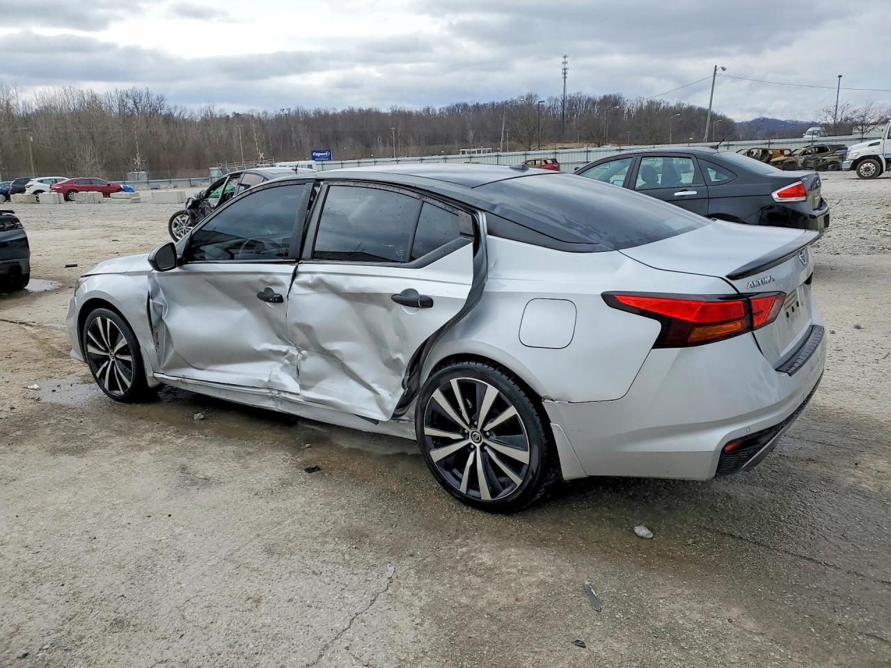 2021 Nissan Altima 2.5 Sr - Image 2