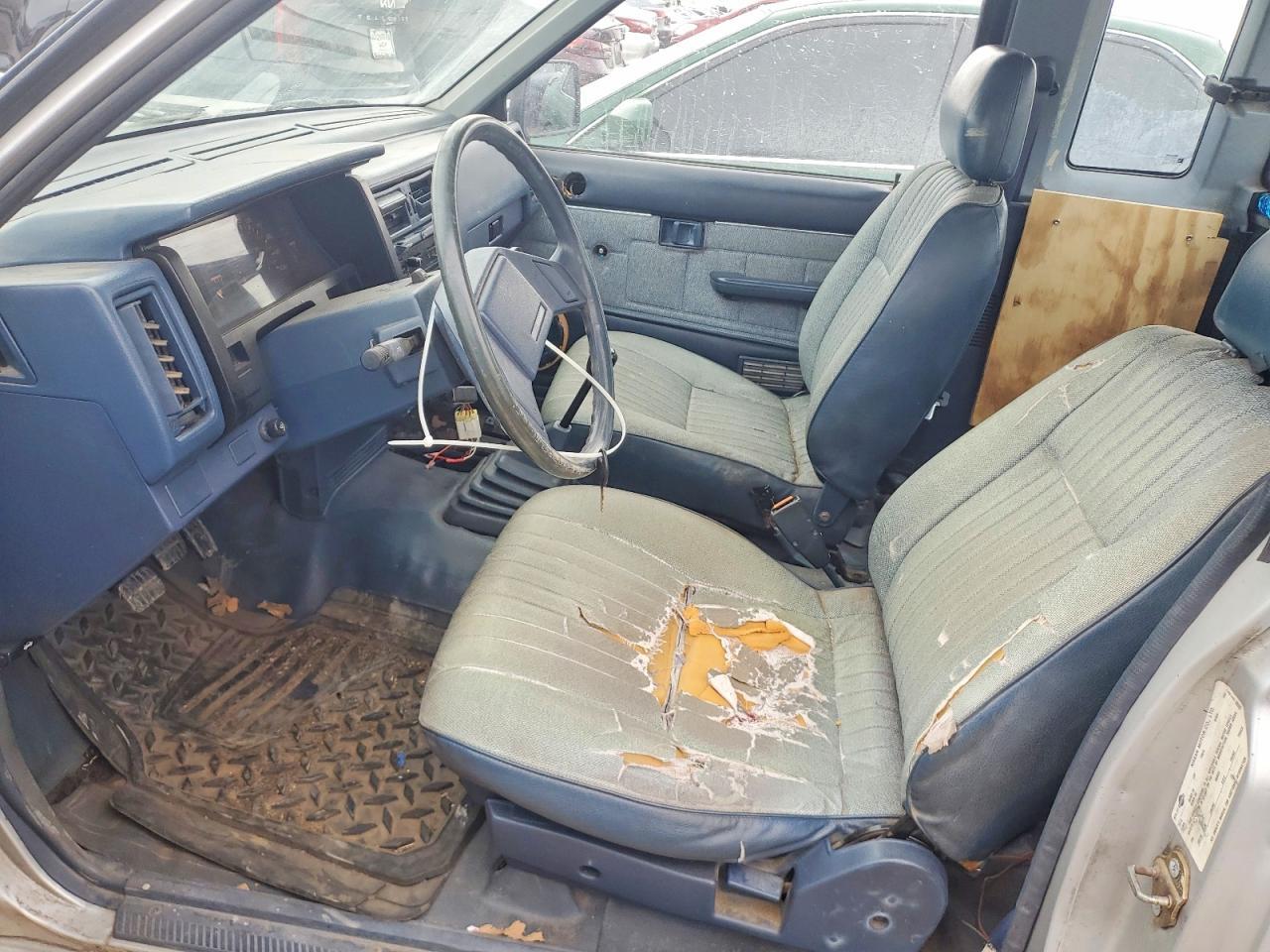 1986 Nissan D21 King Cab - Image 7