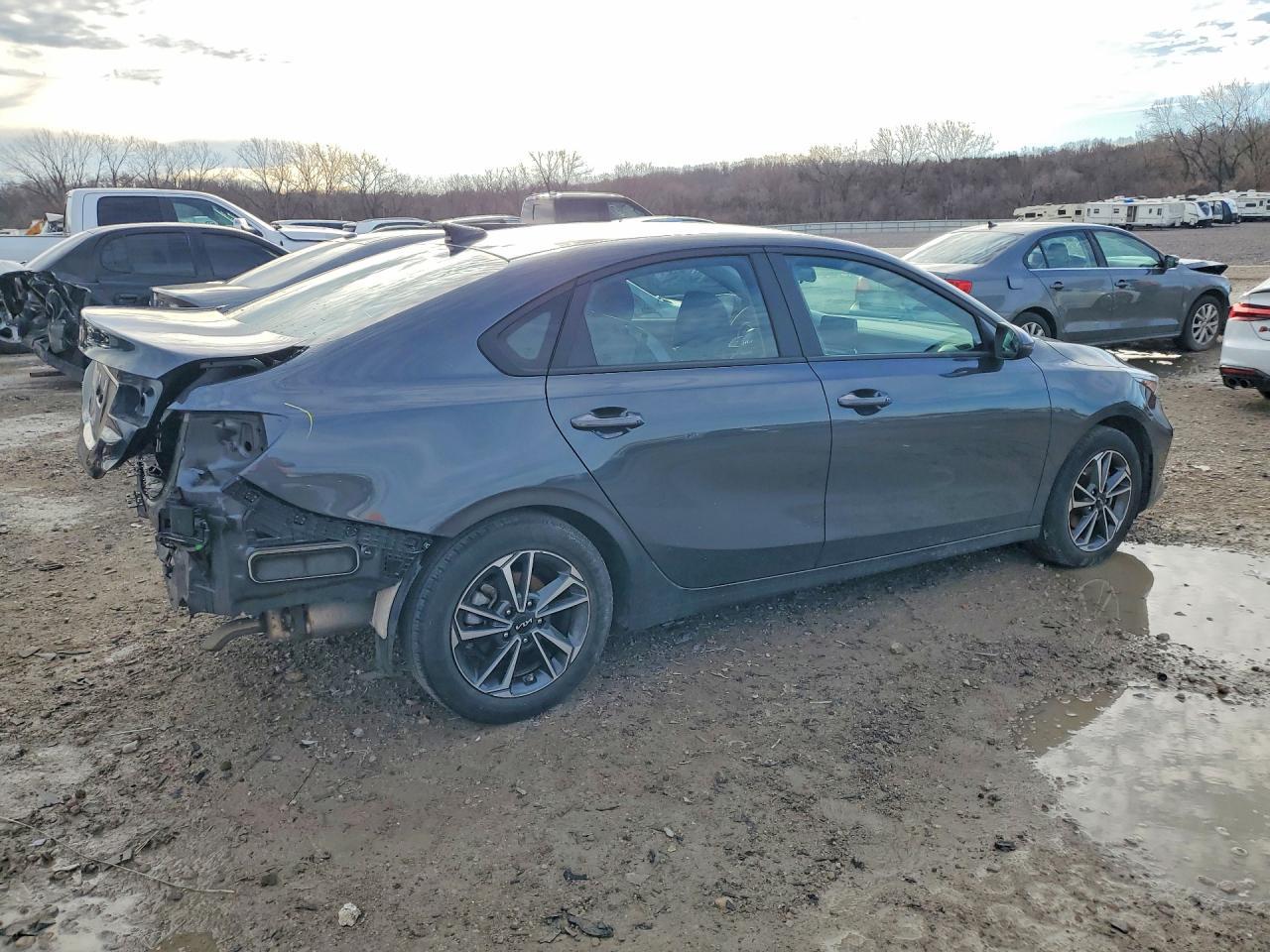 2023 Kia Forte Lx - Image 3