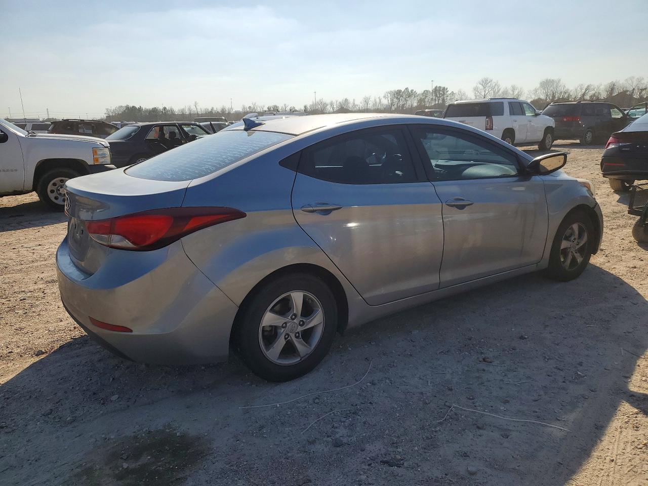 2015 Hyundai Elantra Li - Фото 3