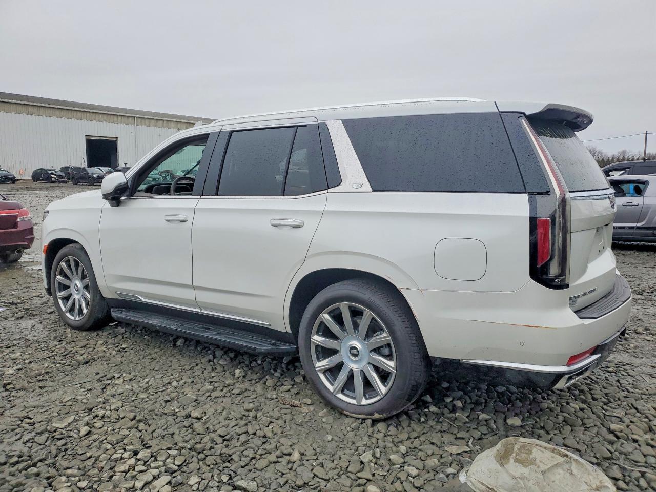 2024 Cadillac Escalade - Image 2