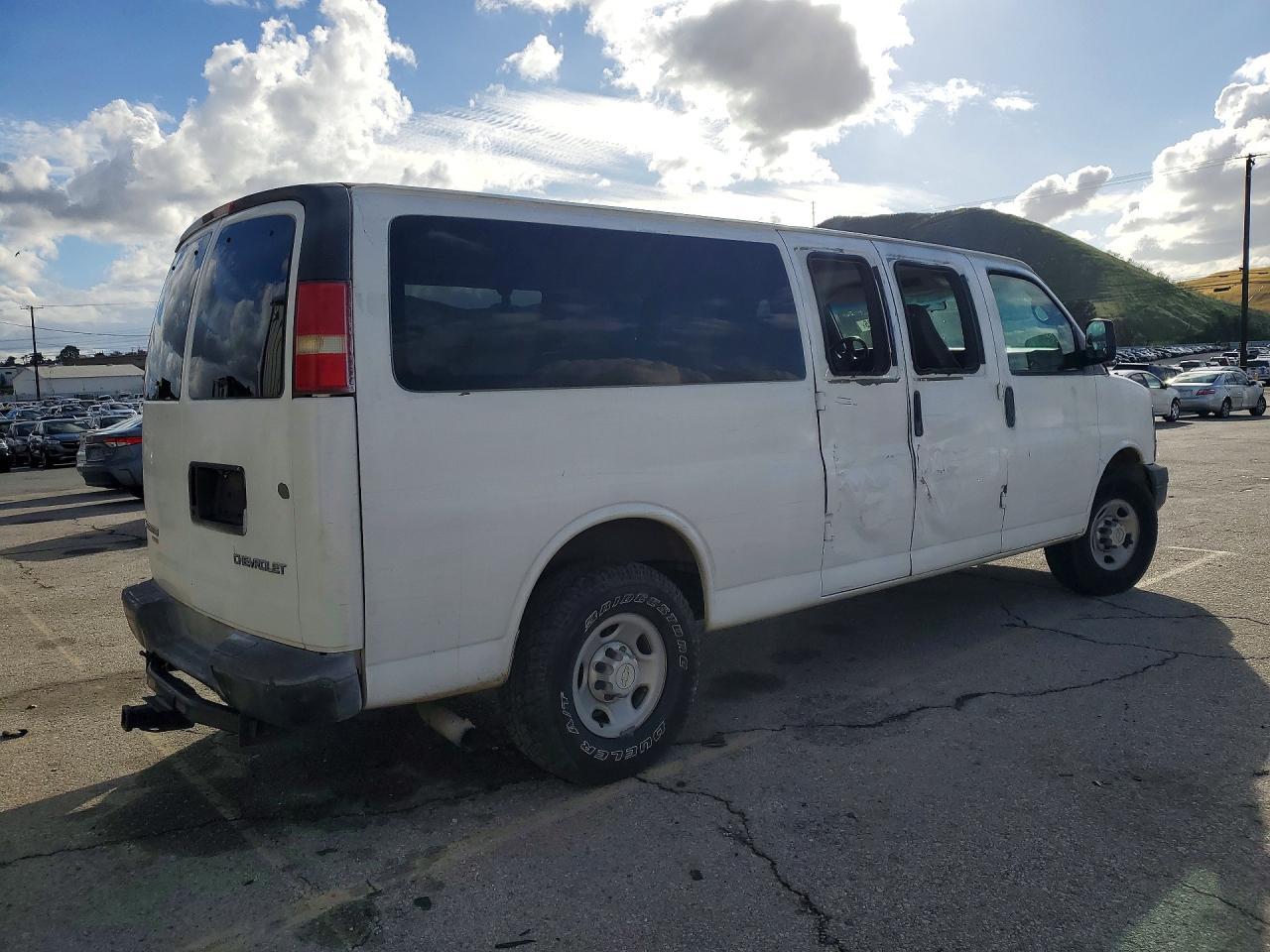 2005 Chevrolet Express Cargo - Фото 3