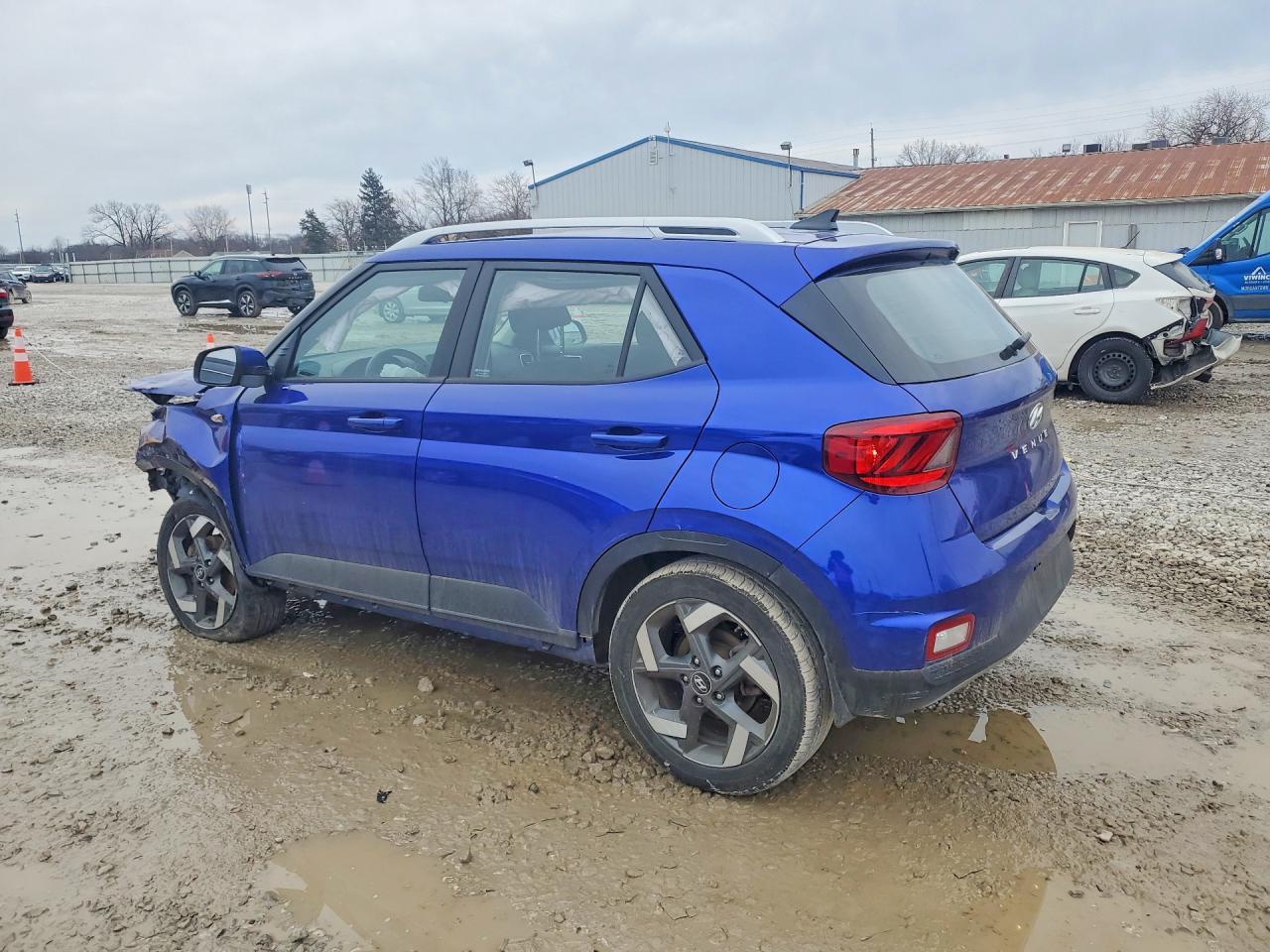 2022 Hyundai Venue - Image 2