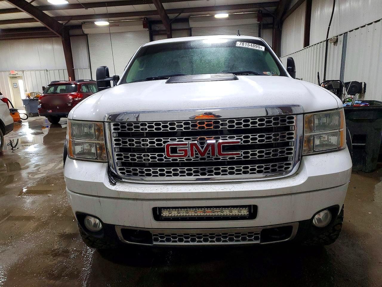 2012 GMC Sierra K2500 Denali - Image 5