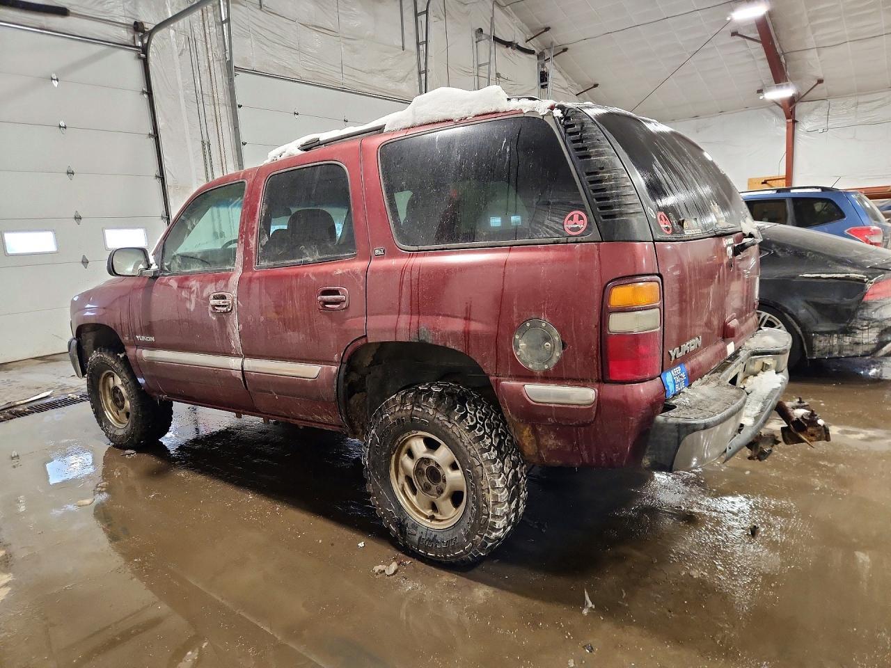 2002 GMC Yukon - Фото 2
