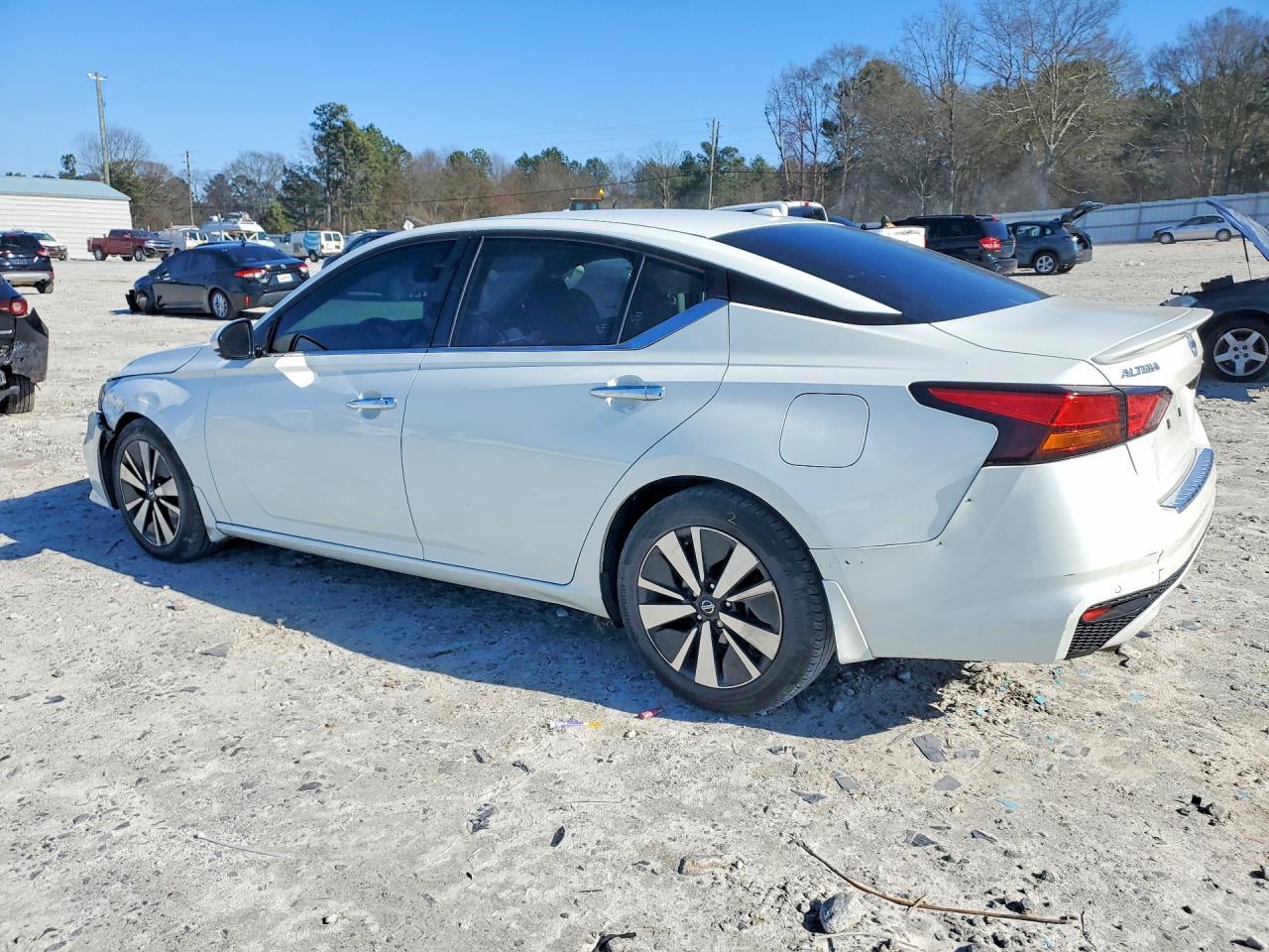 2022 Nissan Altima Sl - Фото 2