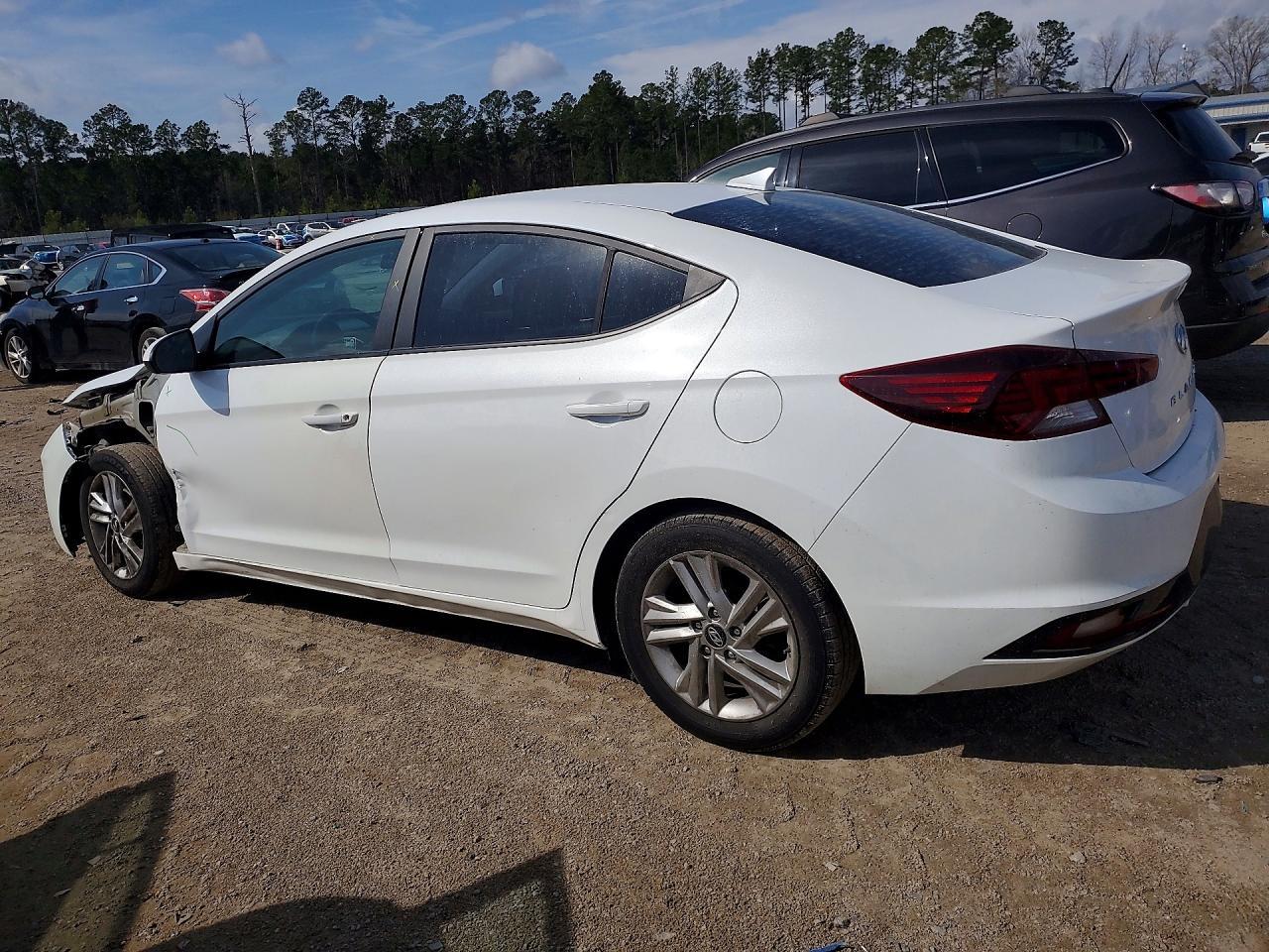 2019 Hyundai Elantra Sel - Image 2