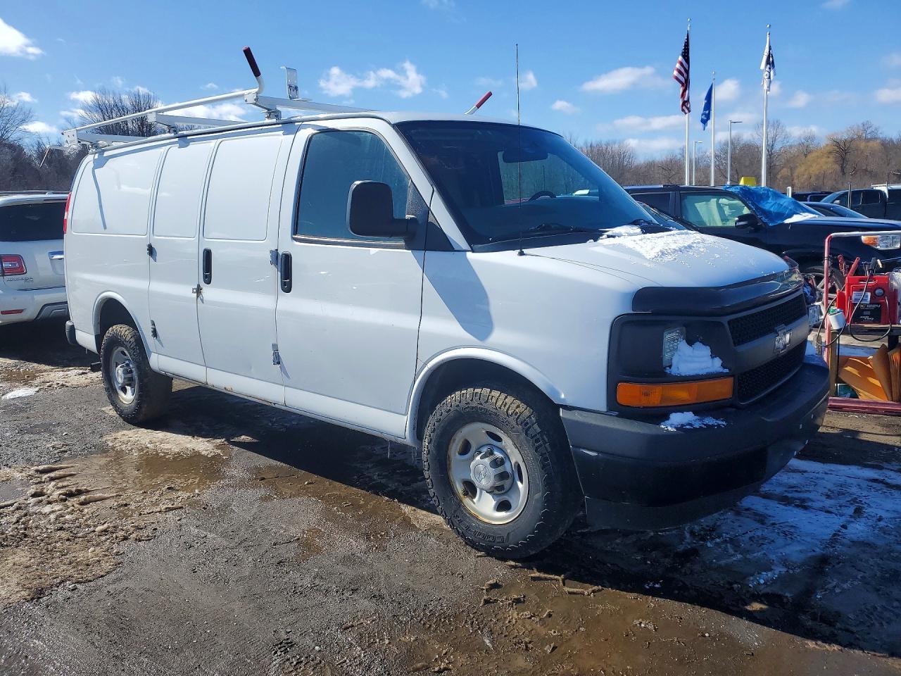 2017 Chevrolet Express G2500 - Image 4