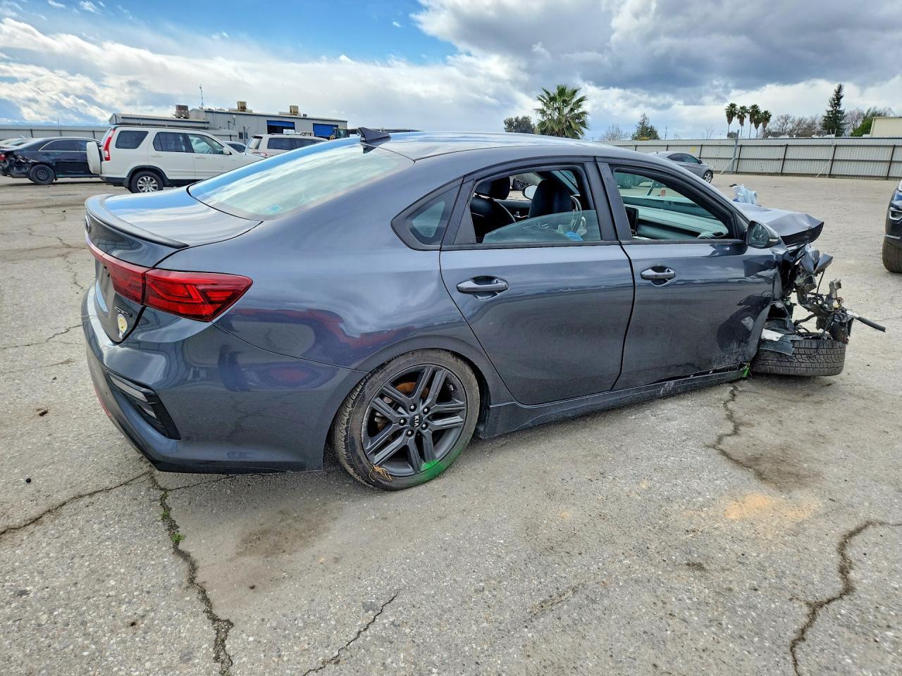 2020 Kia Forte Gt Line - Фото 3