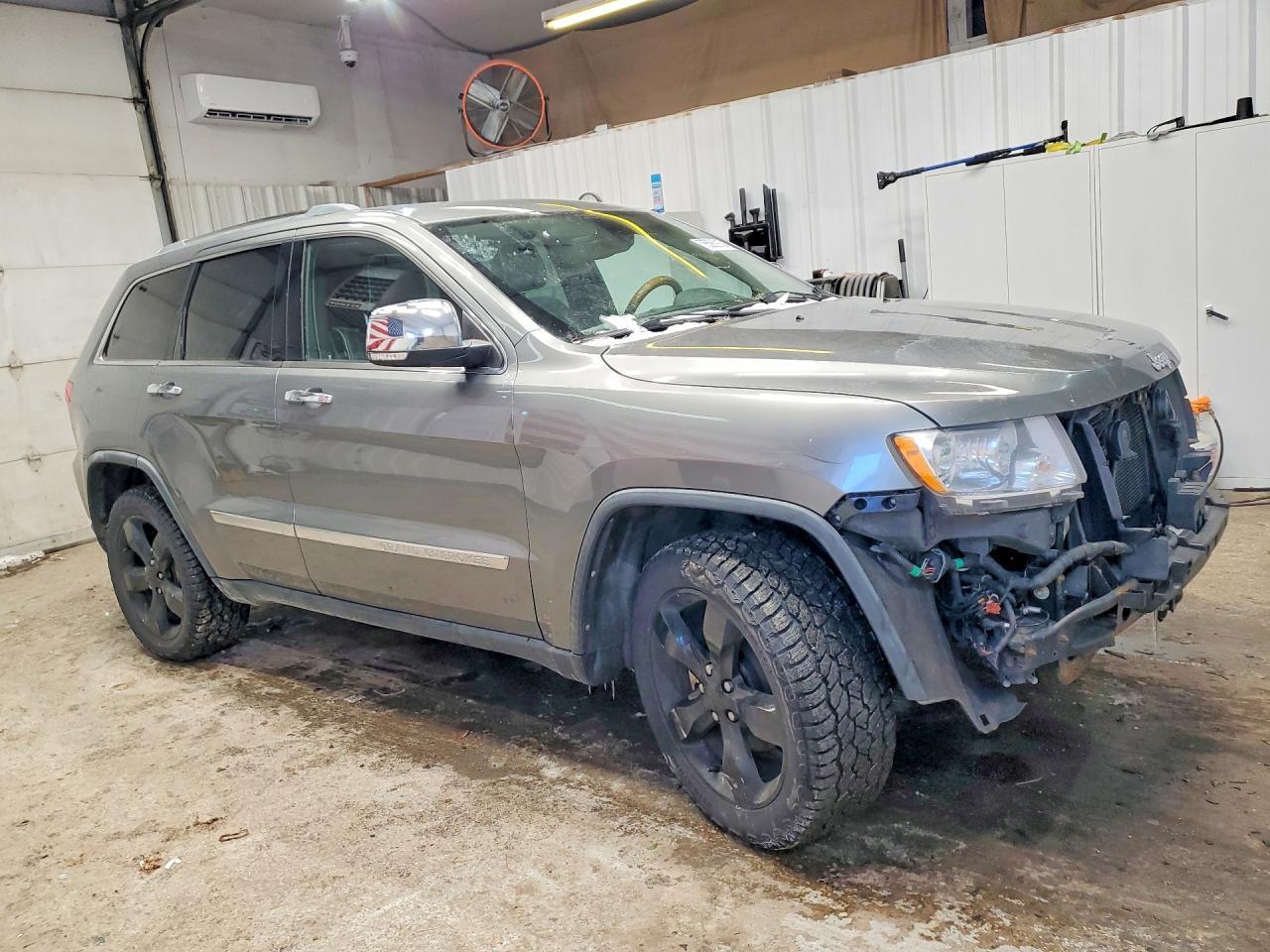 2012 Jeep Grand Cherokee Overland - Image 4