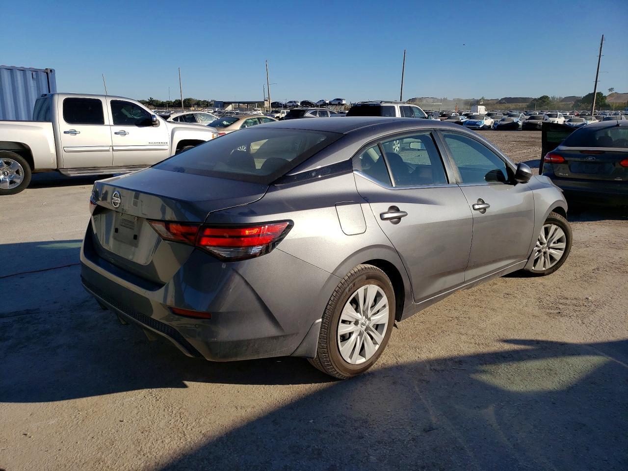 2021 Nissan Sentra S - Фото 3