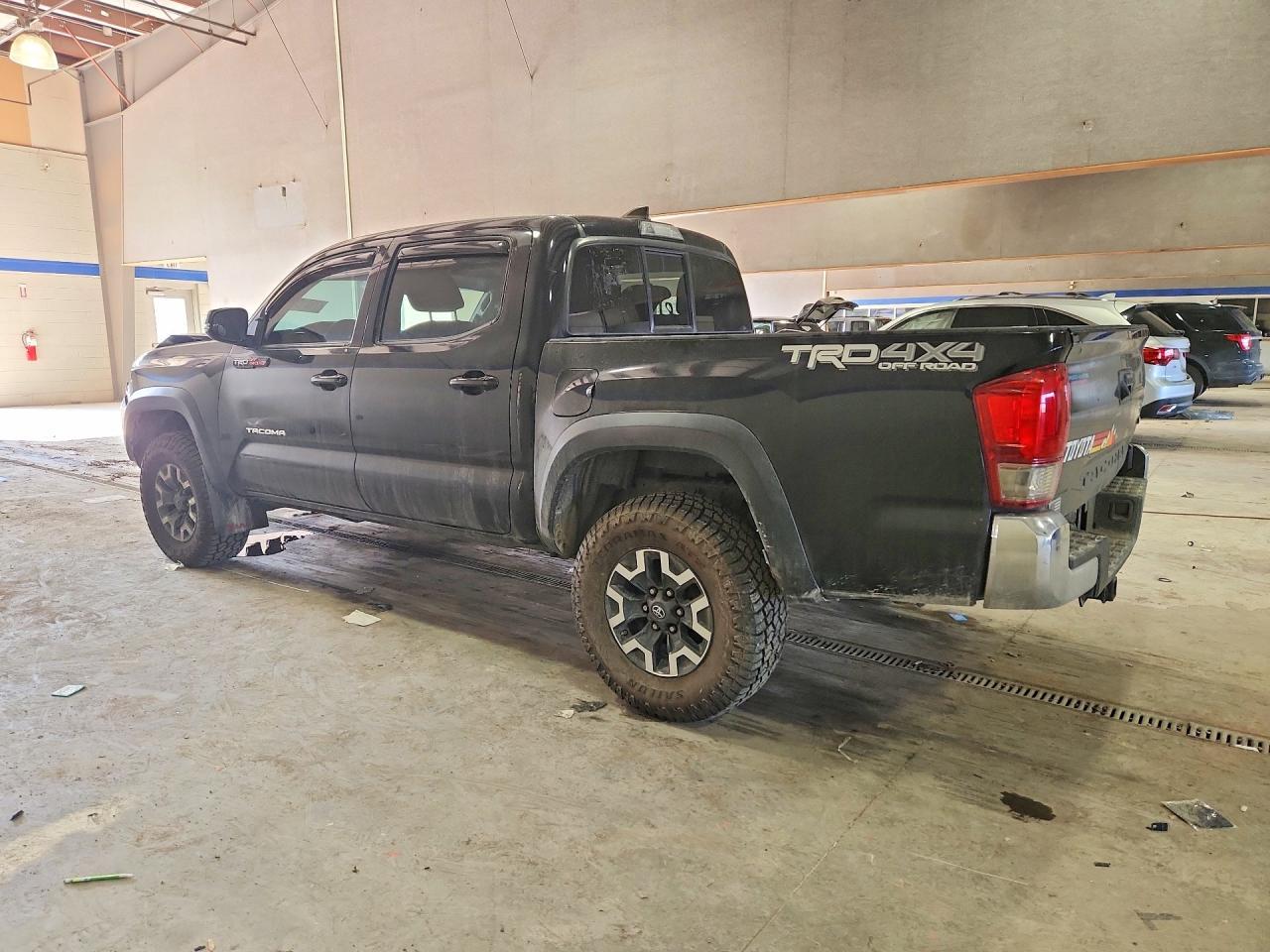 2016 Toyota Tacoma Double Cab - Image 2