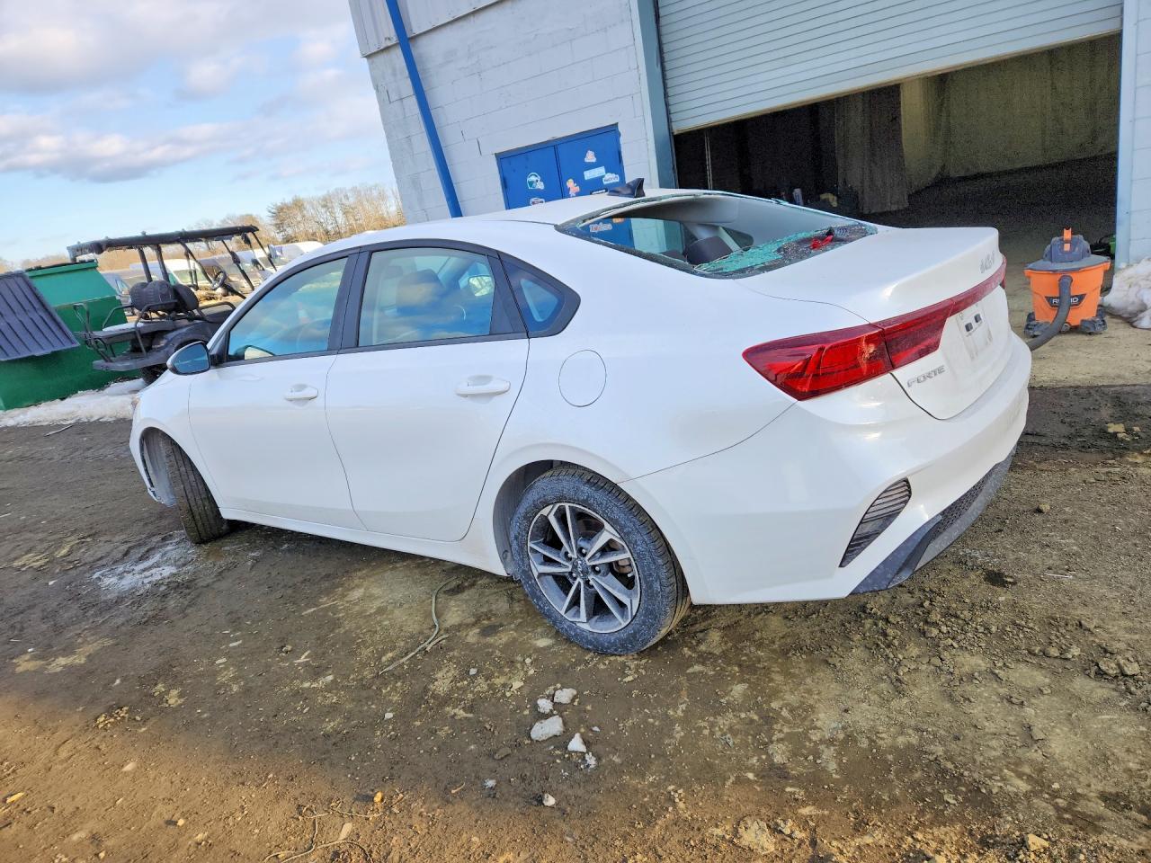 2023 Kia Forte Lxs - Image 2