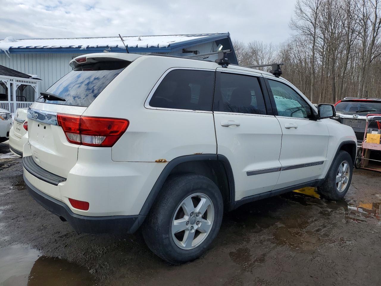 2012 Jeep Grand Cherokee Laredo - Image 3