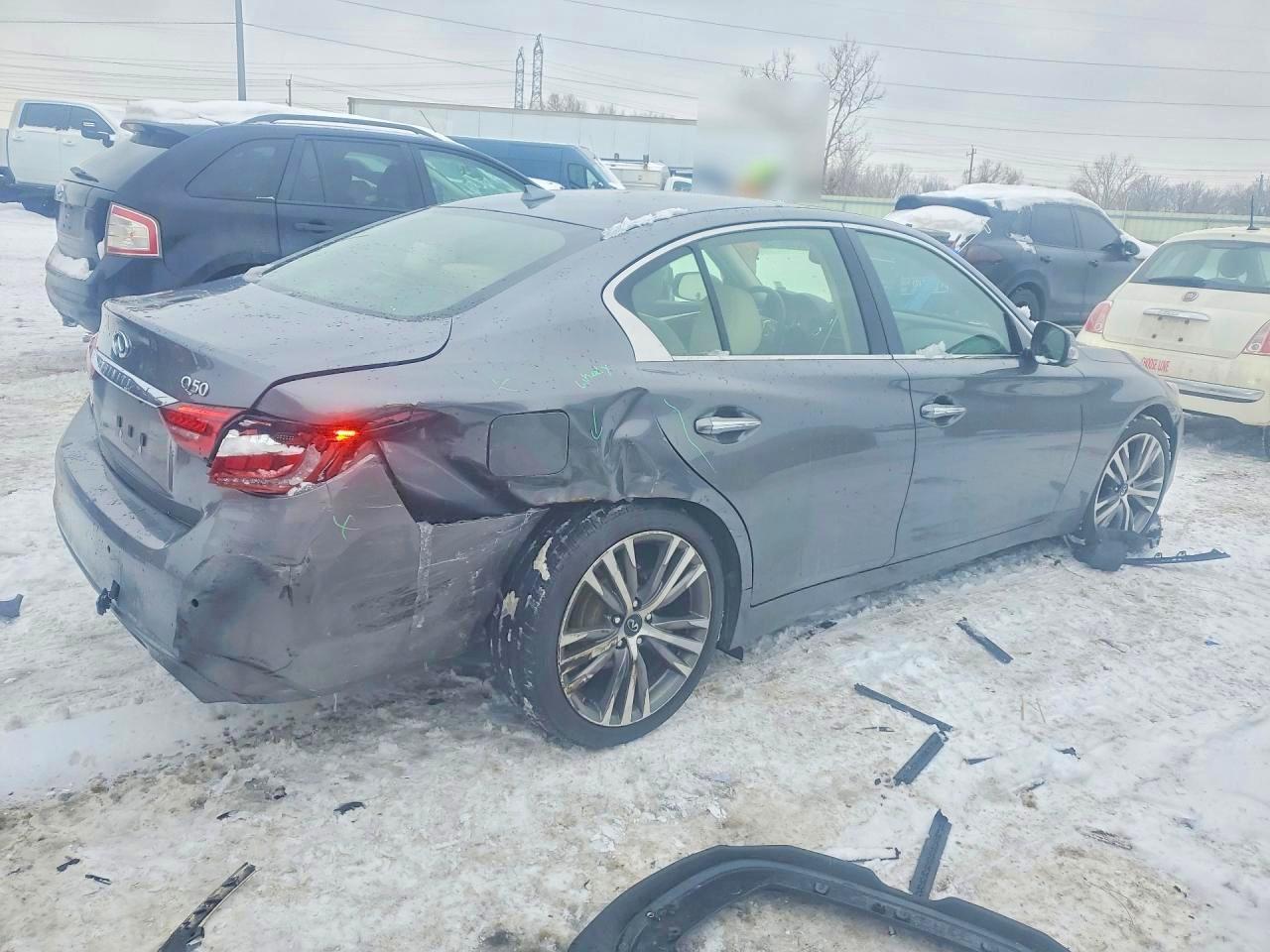 2018 Infiniti Q50 Hybrid Luxe - Image 3
