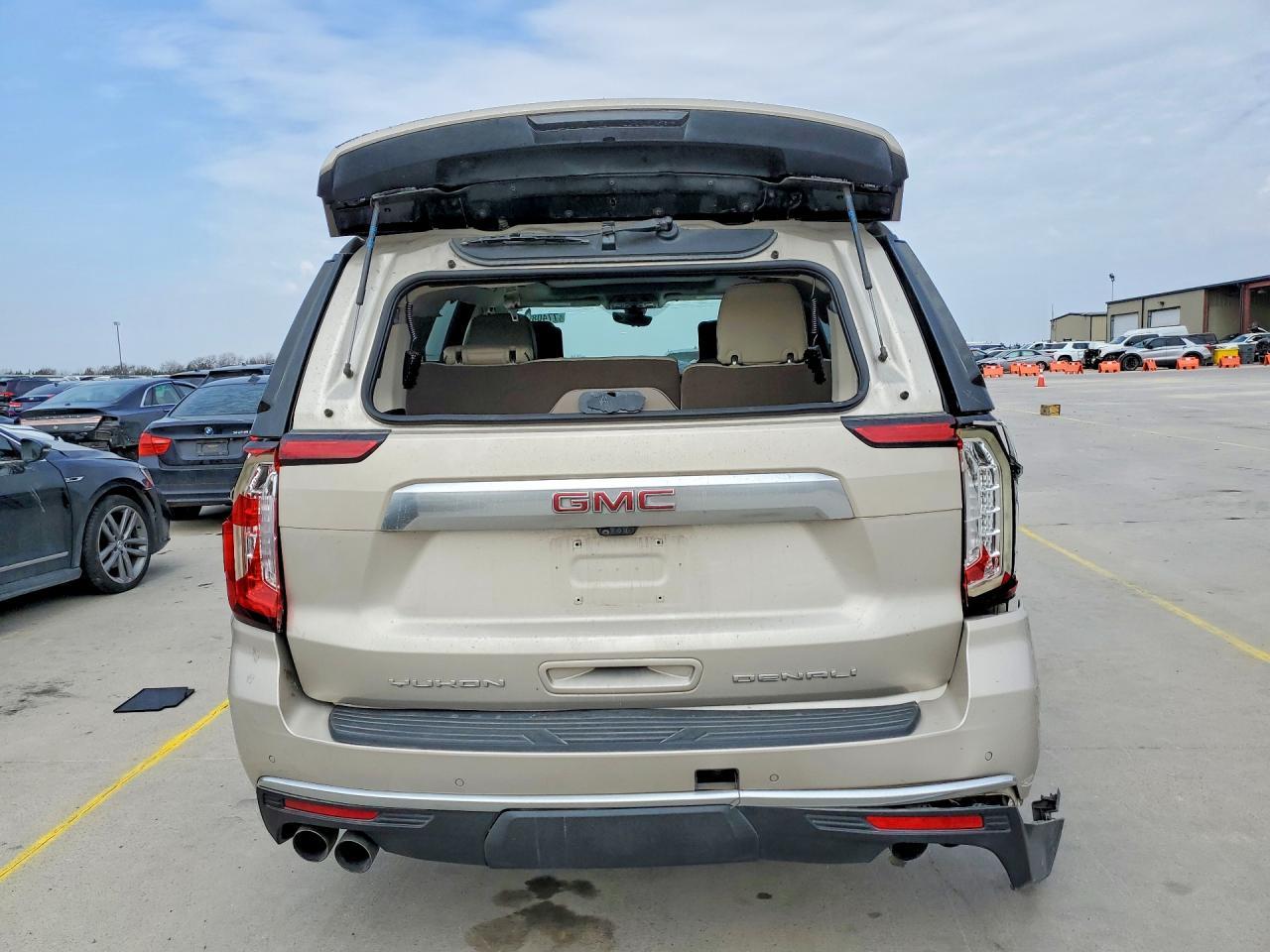 2021 GMC Yukon Denali - Фото 6