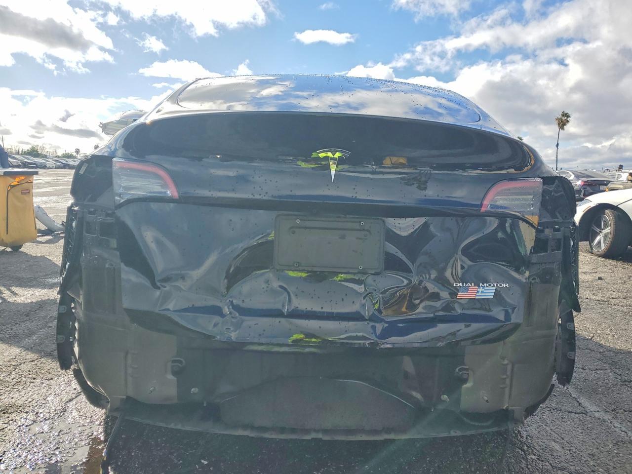 2023 Tesla Model Y - Image 6
