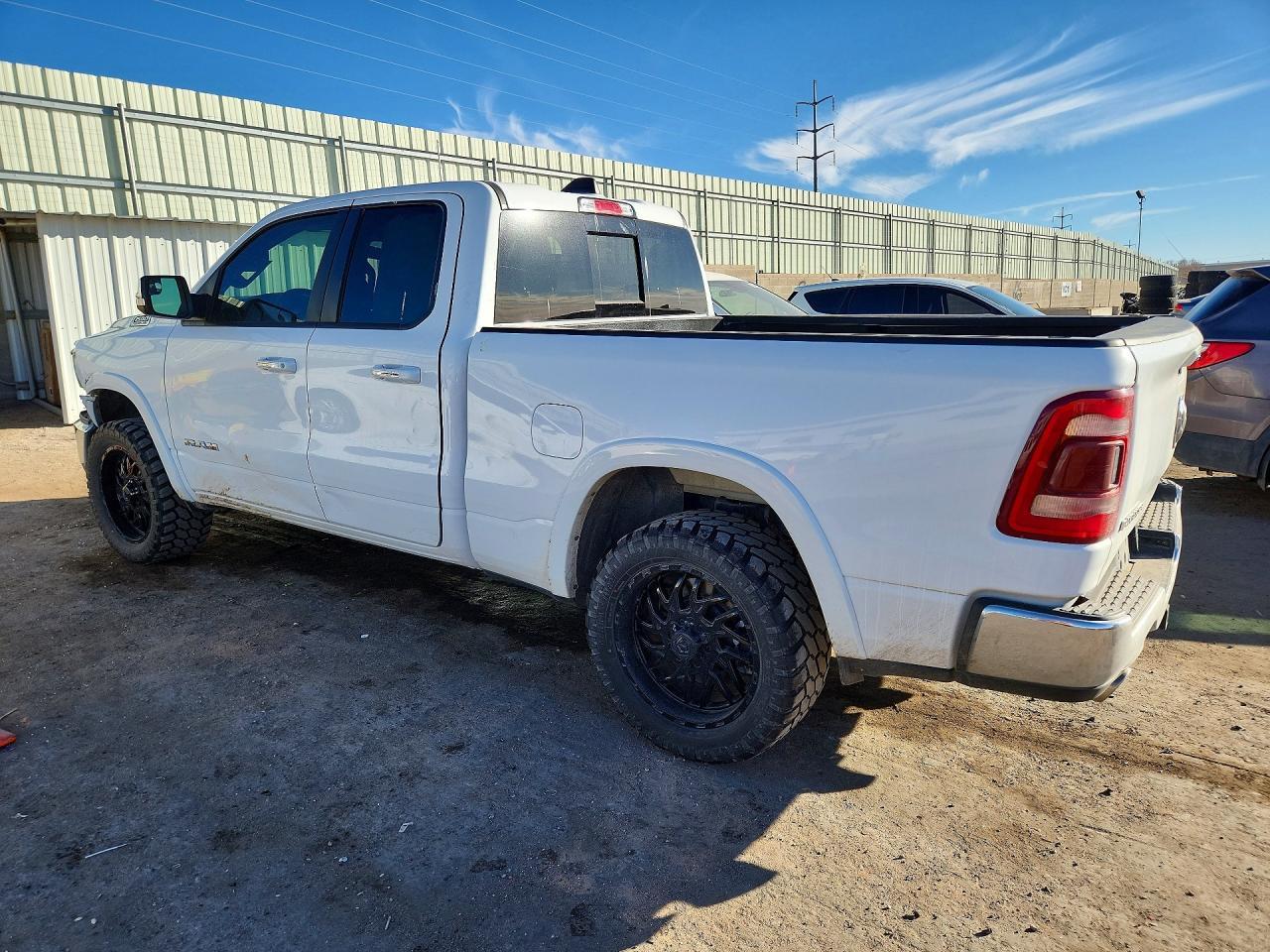 2020 Ram 1500 Laramie - Фото 2