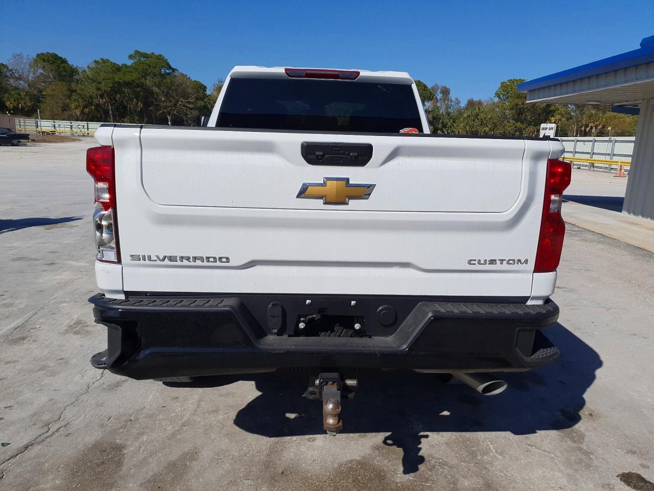 2025 Chevrolet Silverado K2500 Custom - Image 6