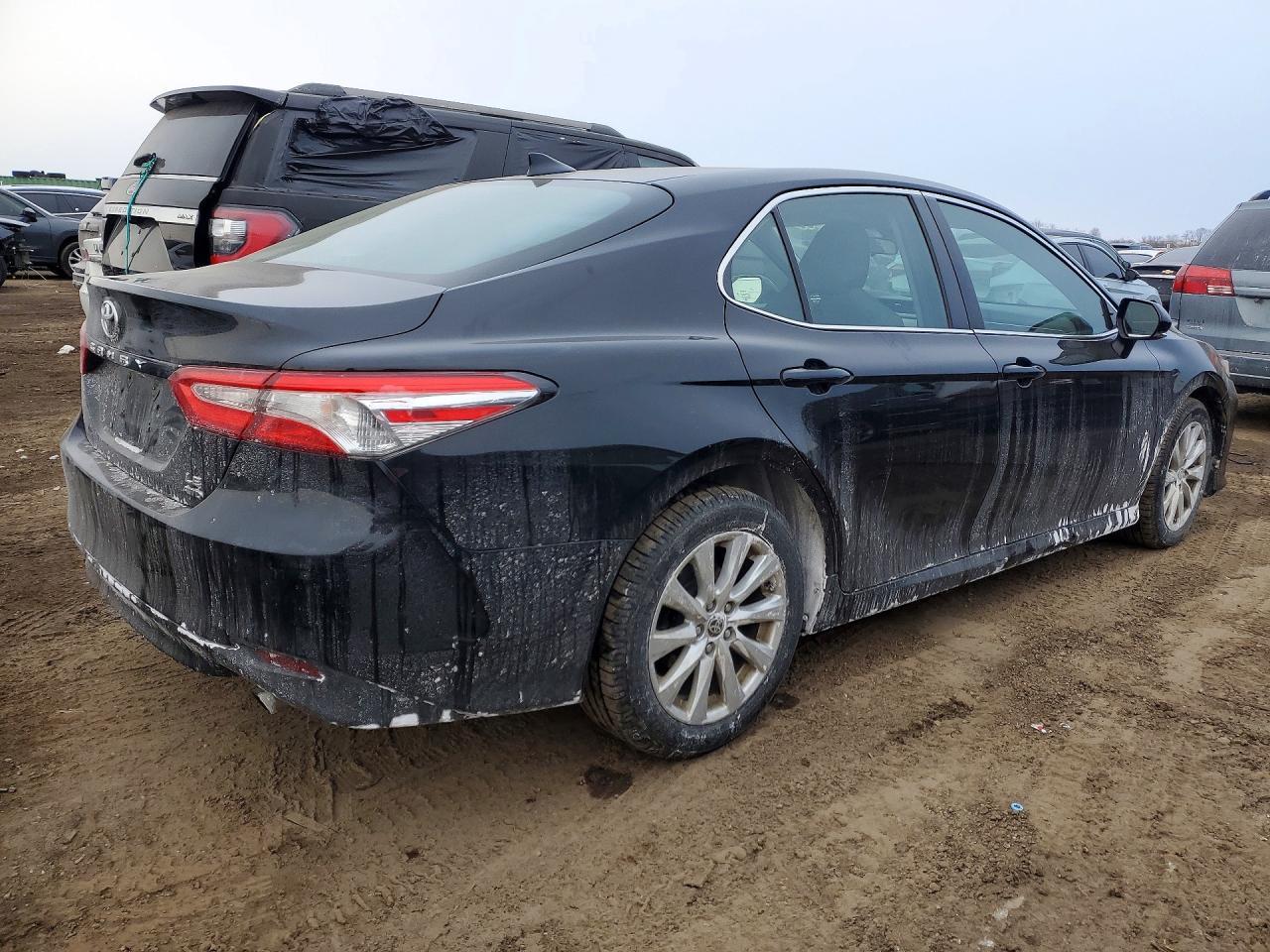 2020 Toyota Camry Le - Image 3
