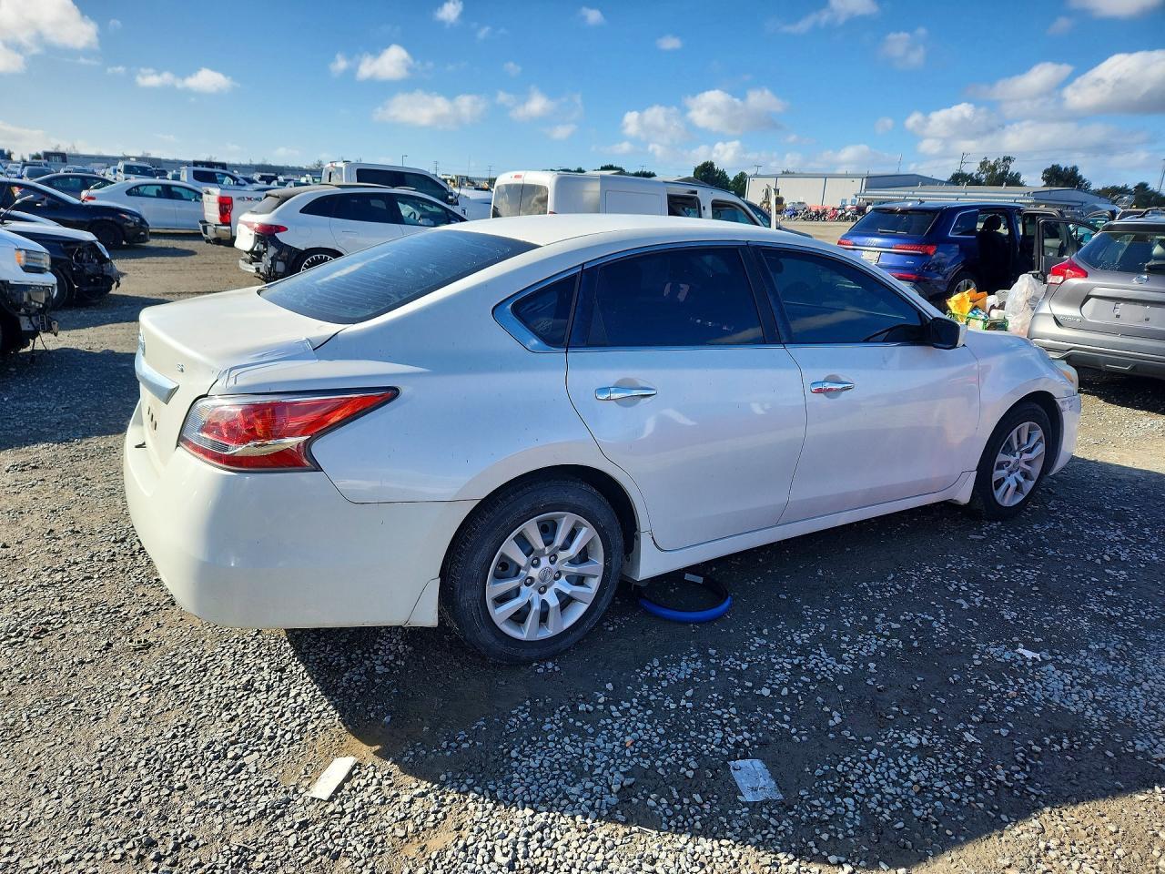 2015 Nissan Altima 2.5 - Фото 3