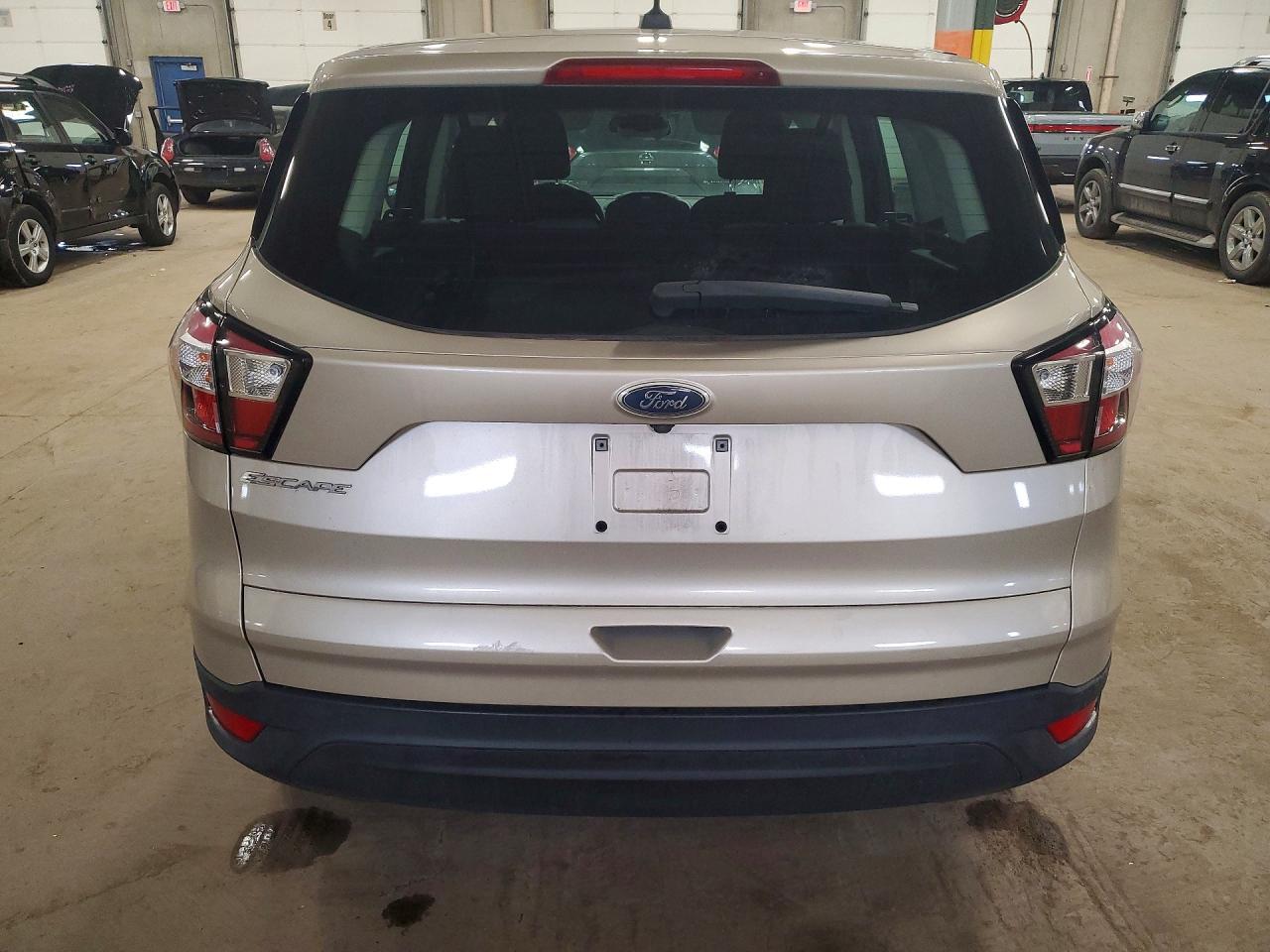 2017 Ford Escape S - Фото 6