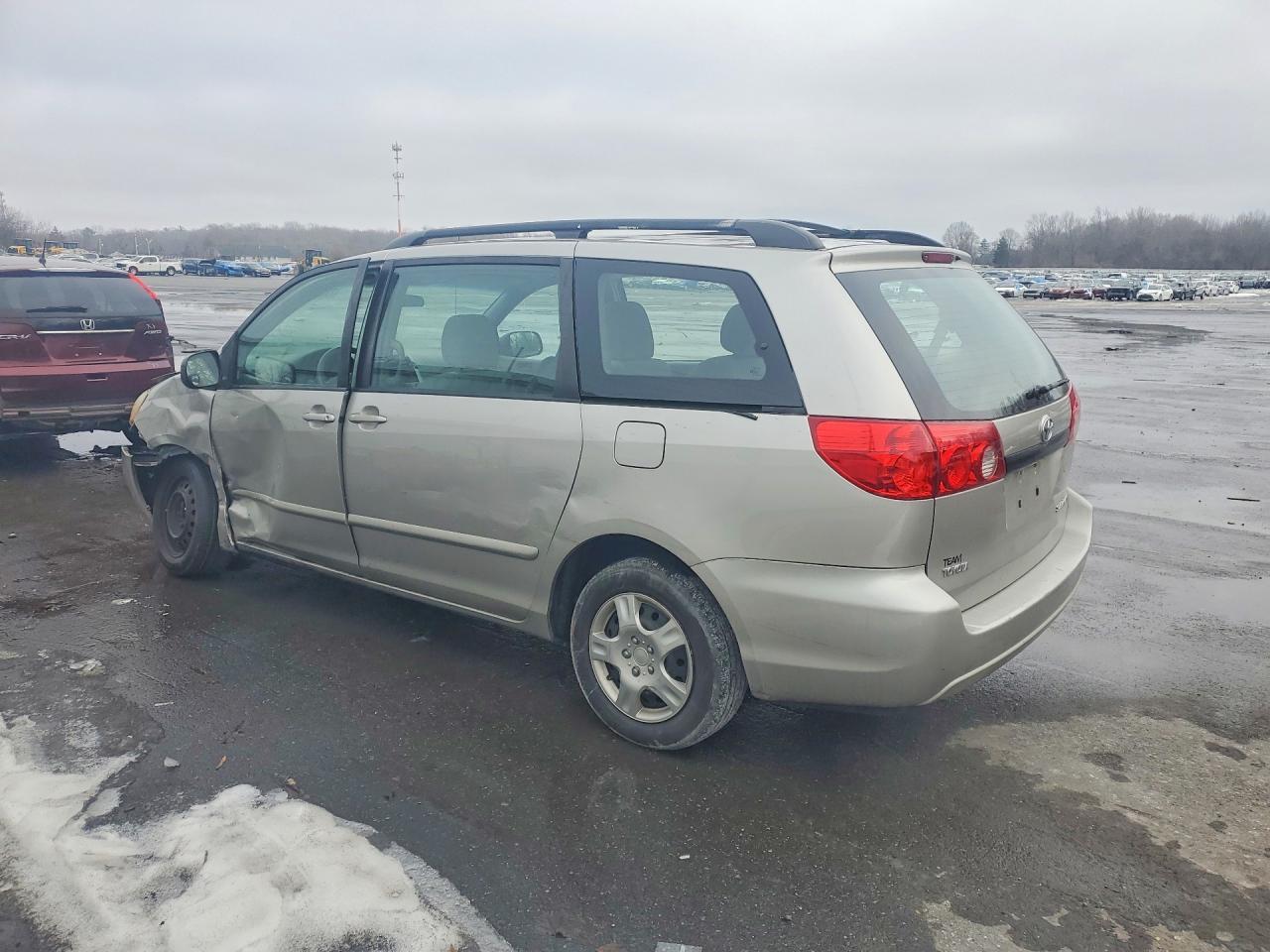 2009 Toyota Sienna Ce - Фото 2