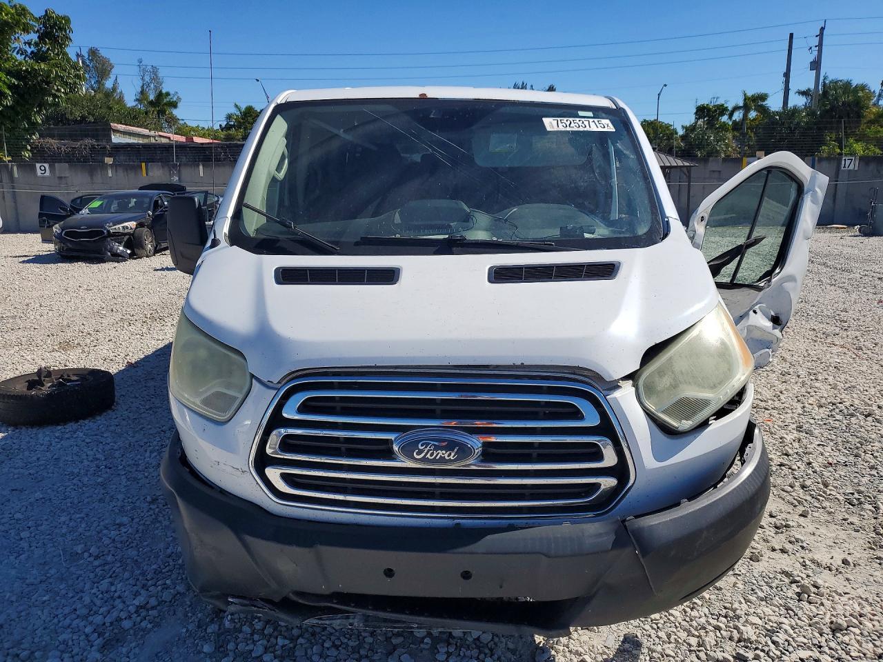 2015 Ford Transit Wagon T-350 - Фото 5