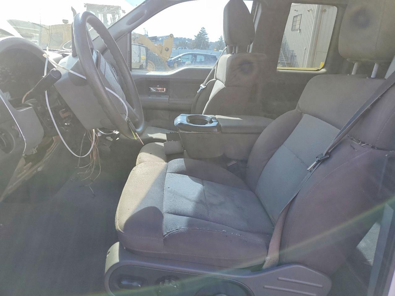 2005 Ford F150 - Image 7