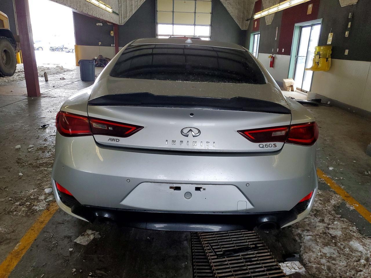 2017 Infiniti Q60 Red Sport 400 - Фото 6