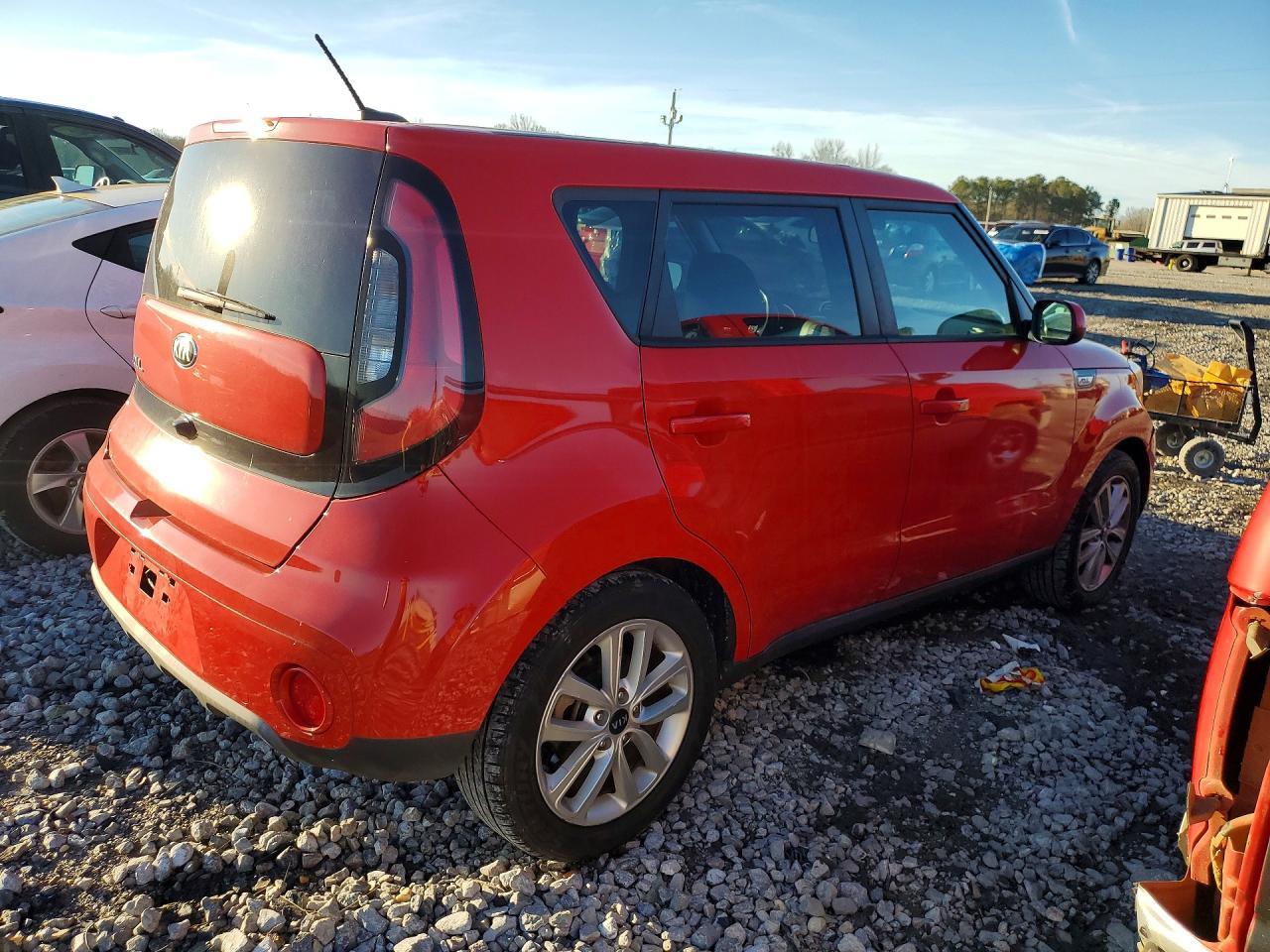 2017 Kia Soul + - Фото 3