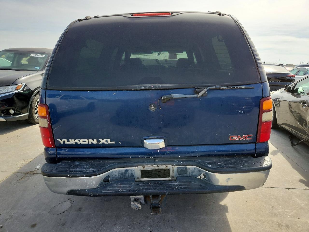 2002 GMC Yukon Xl C1500 - Фото 6