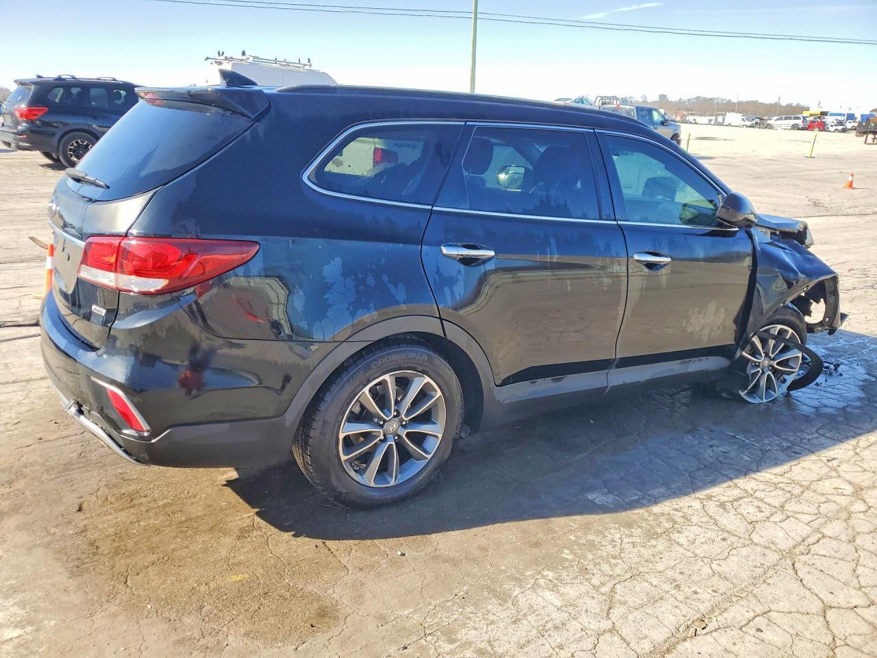 2017 Hyundai Santa Fe Se - Image 3