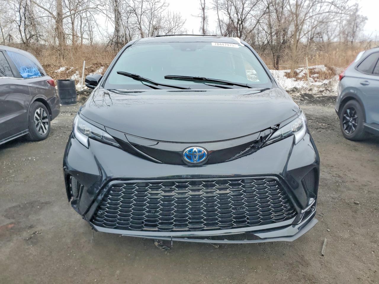 2025 Toyota Sienna Xse - Фото 5