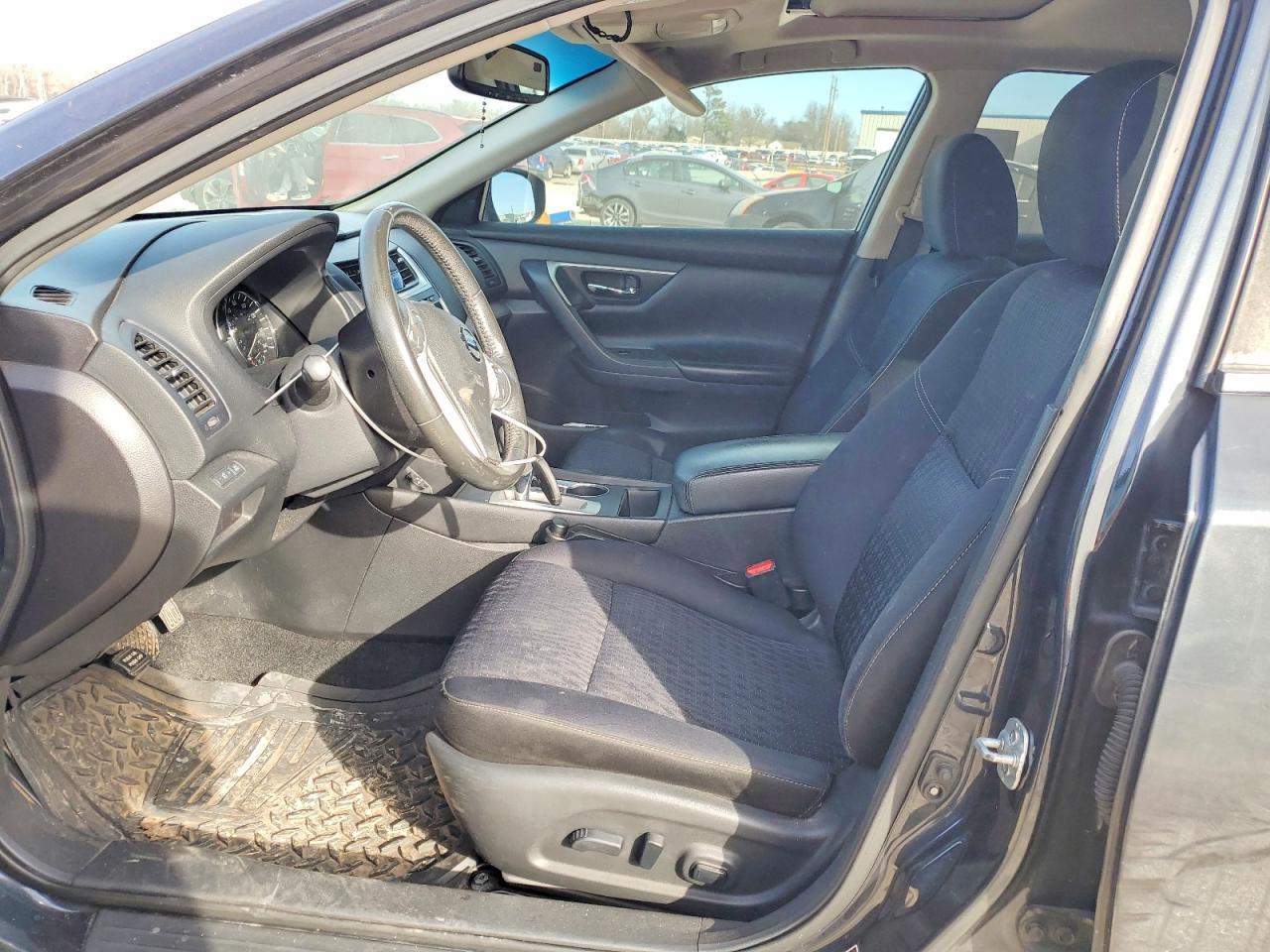 2016 Nissan Altima 2.5 - Image 7