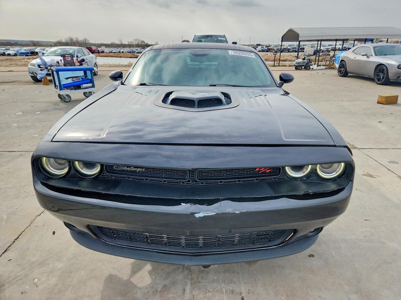 2016 Dodge Challenger R - Image 5