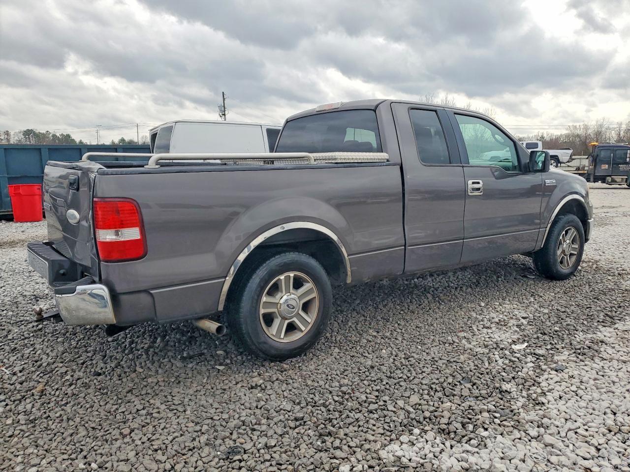 2006 Ford F150 - Image 3