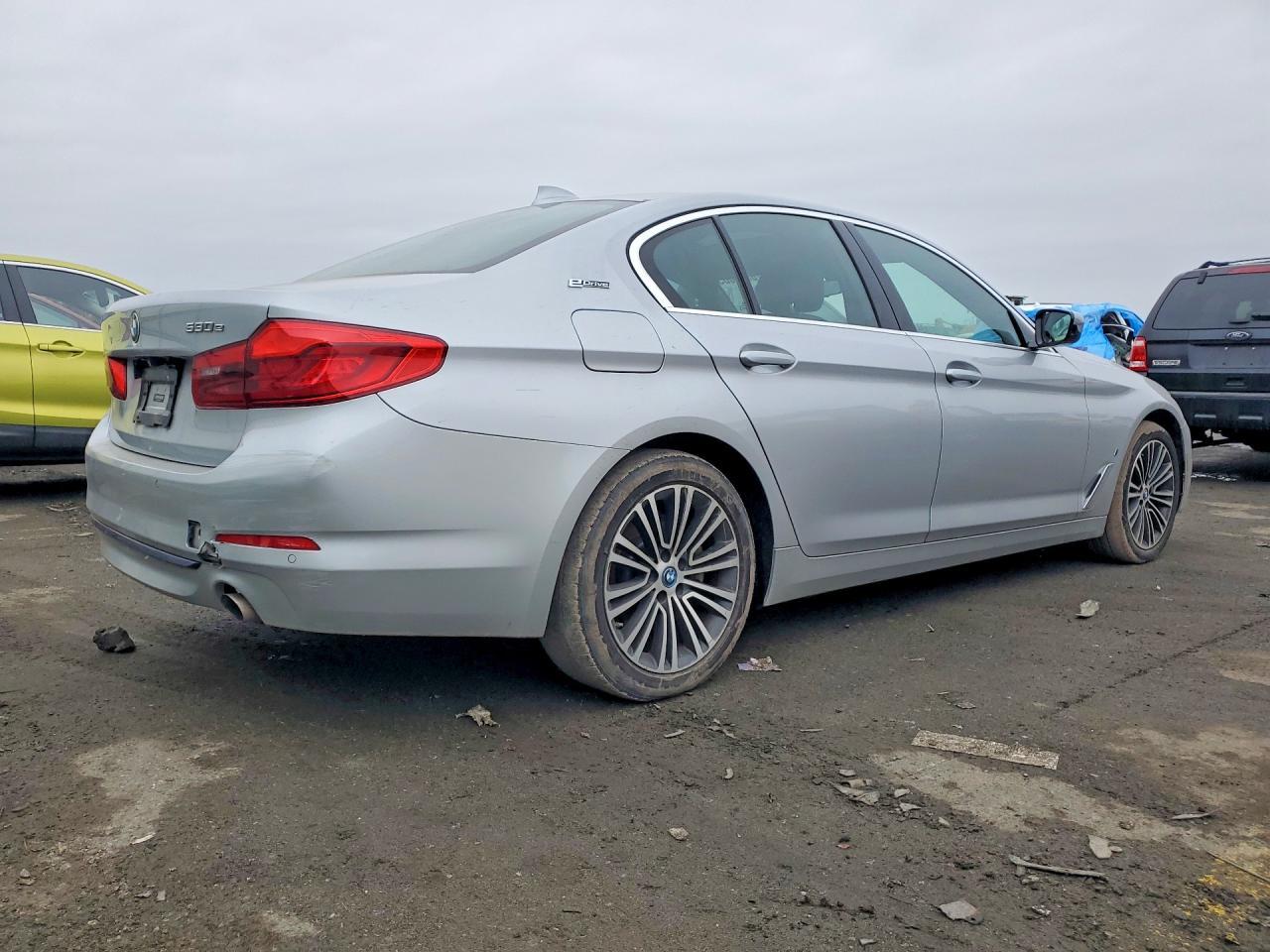 2019 BMW 530Xe - Image 3