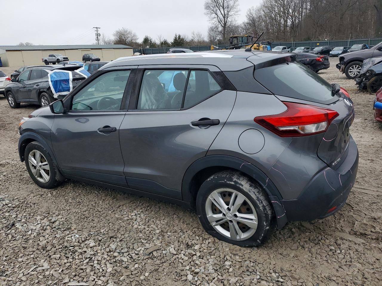 2019 Nissan Kicks S - Image 2