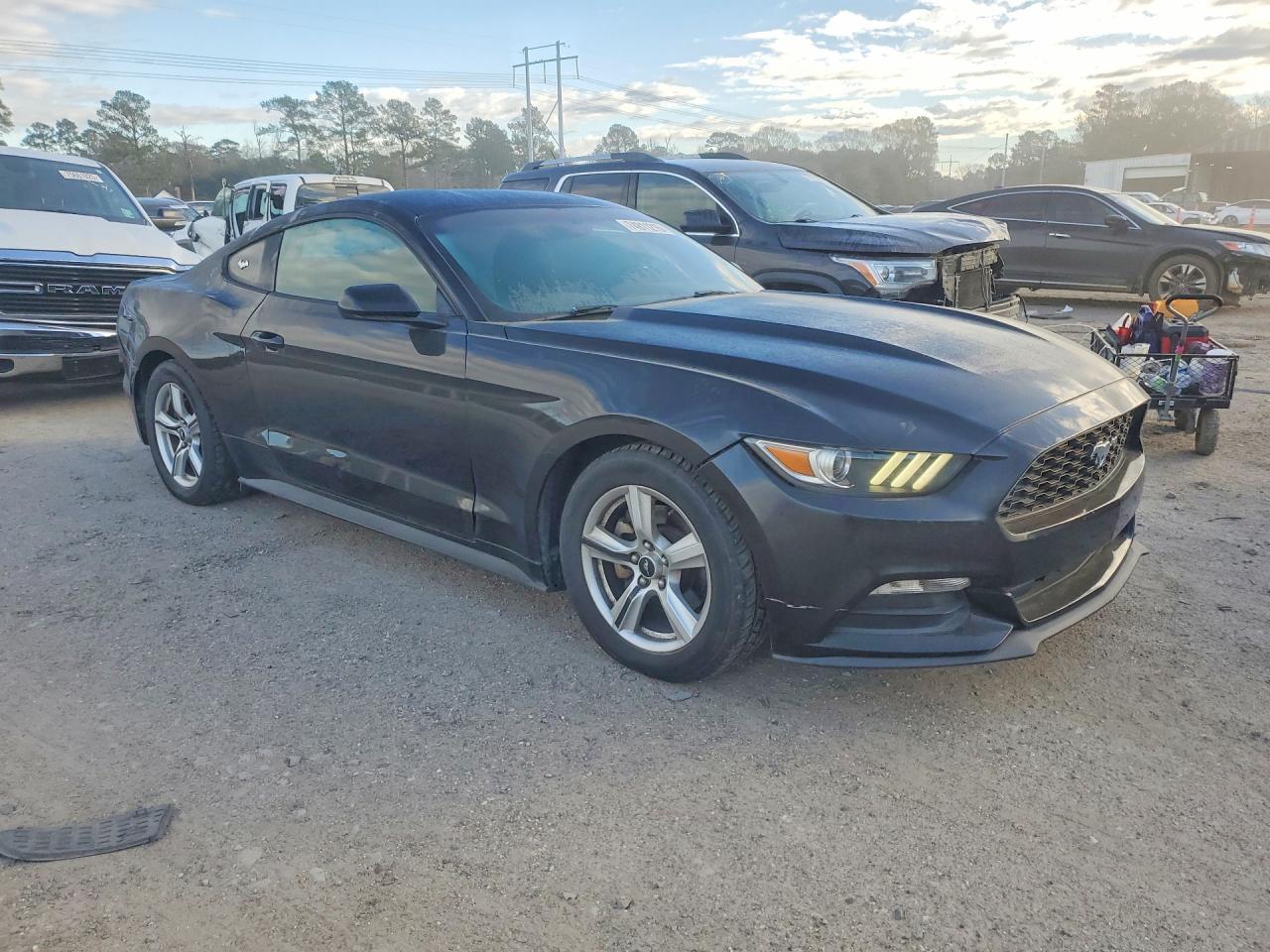 2017 Ford Mustang - Фото 4
