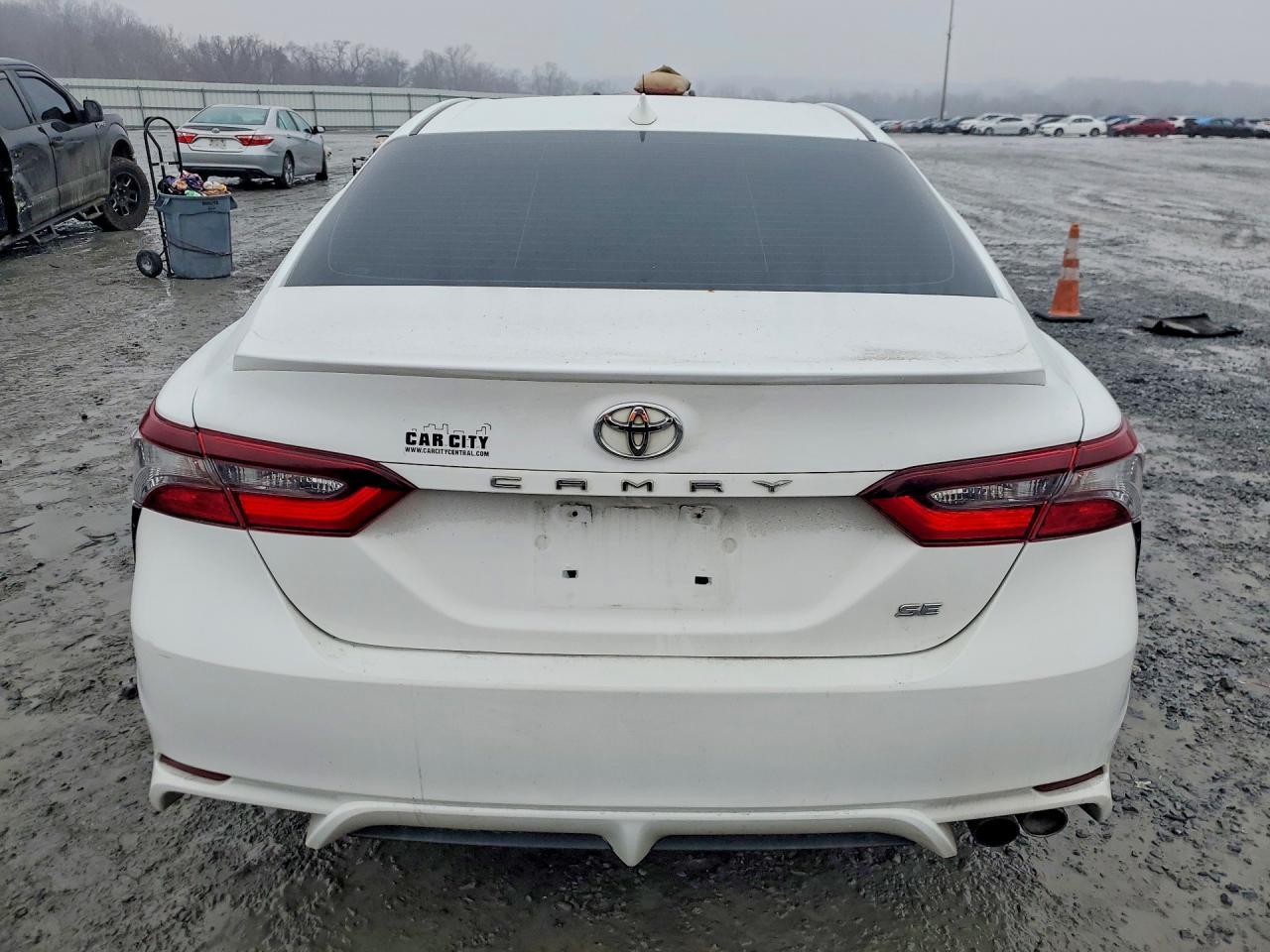 2021 Toyota Camry Se - Фото 6