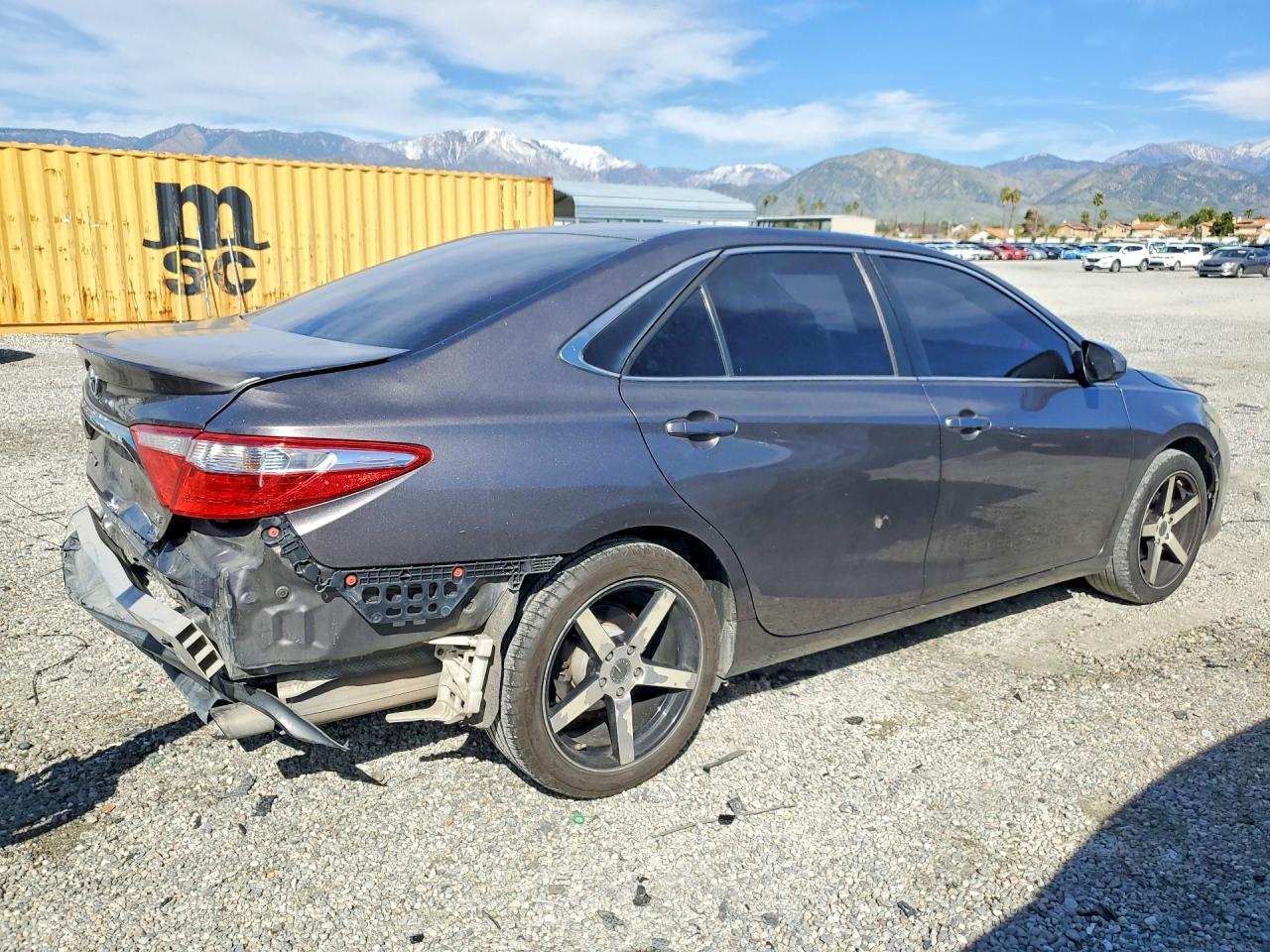 2015 Toyota Camry Hybrid Le - Фото 3